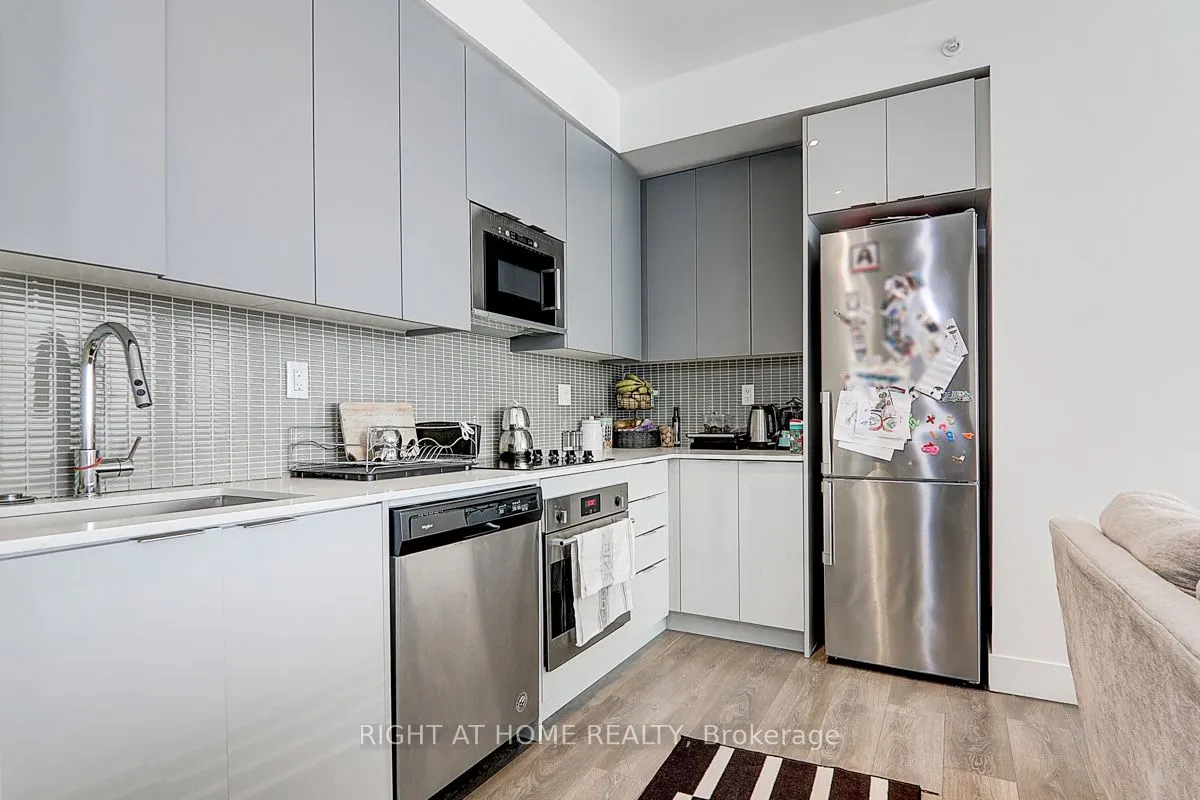 2916 Highway 7 Avenue, #2202
