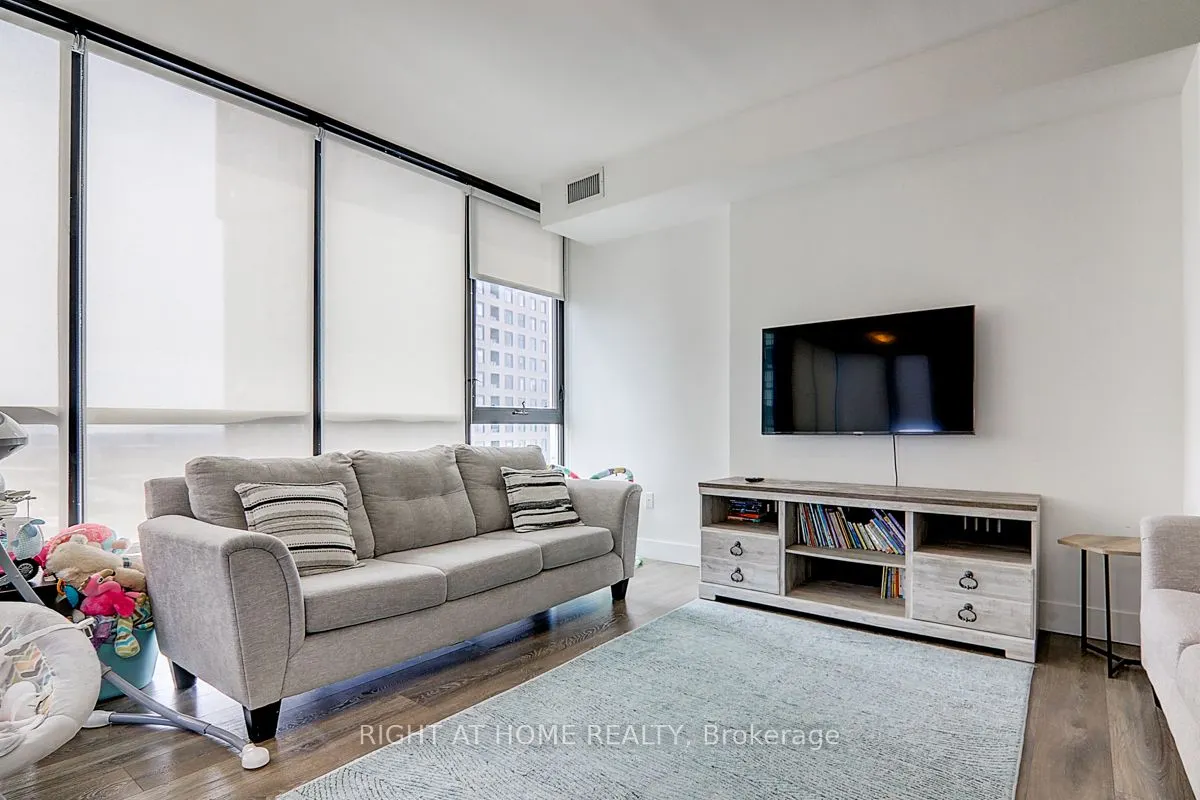 2916 Highway 7 Avenue, #2202