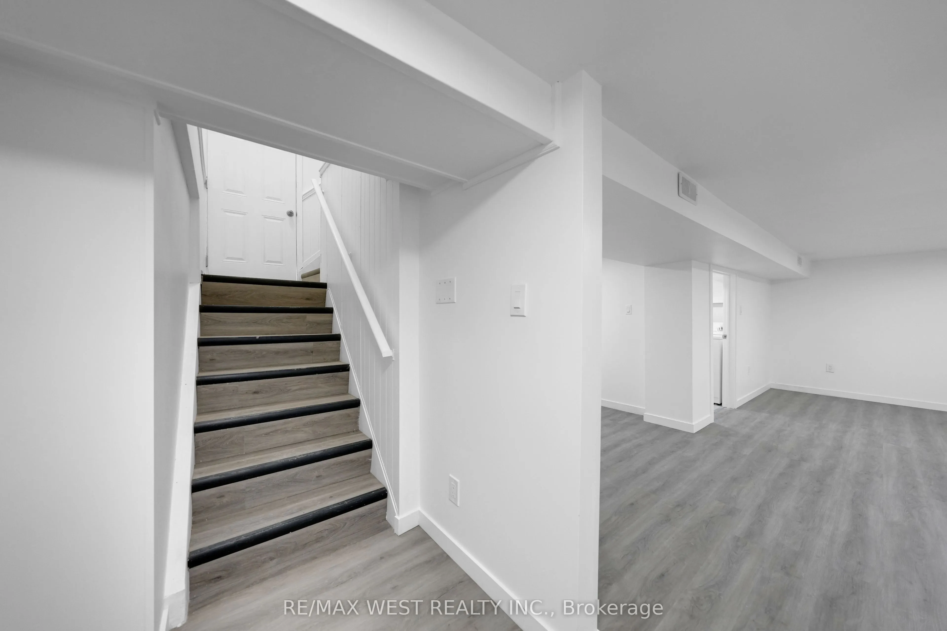 24 Walter Avenue, #Lower