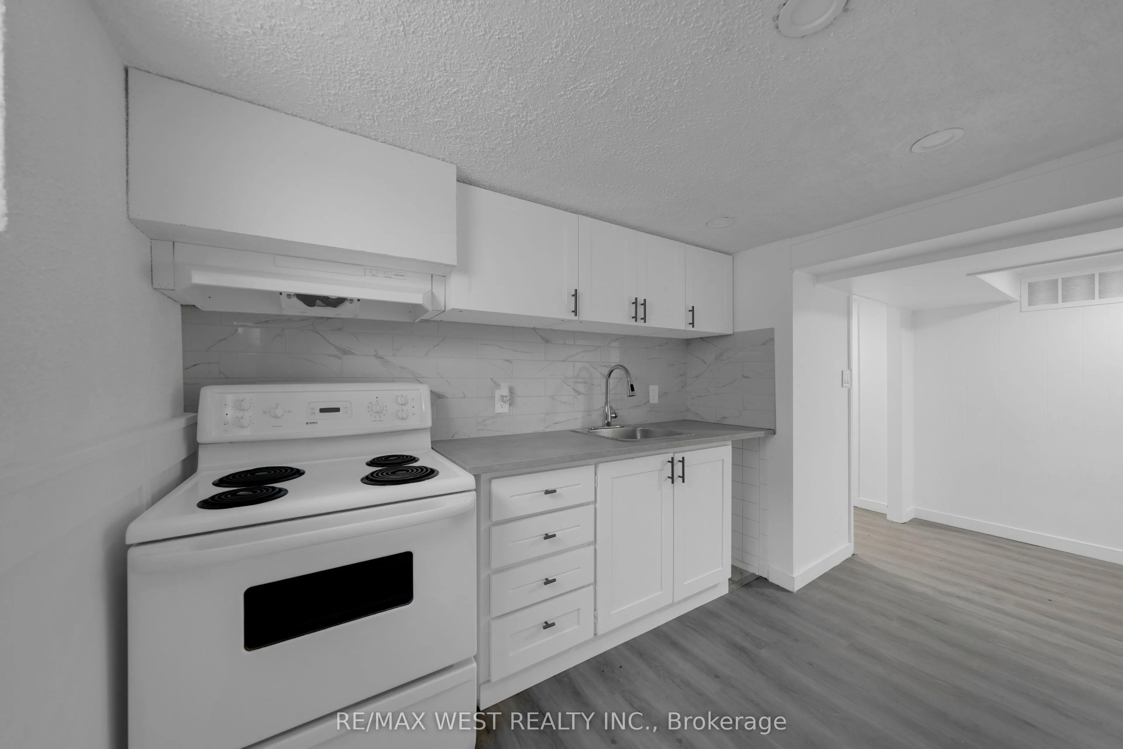24 Walter Avenue, #Lower