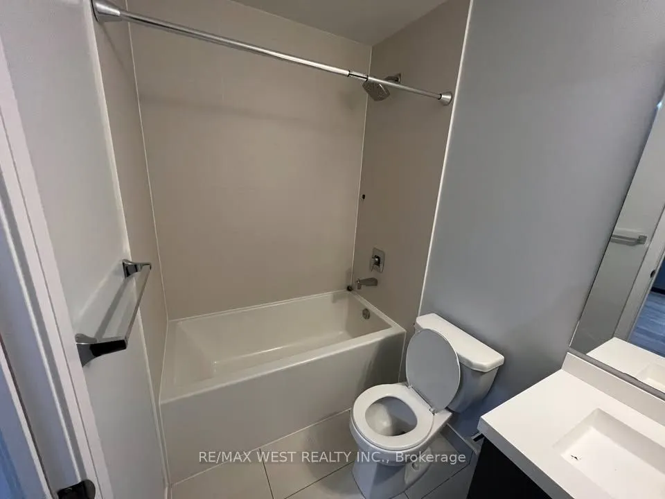7895 Jane Street, #301