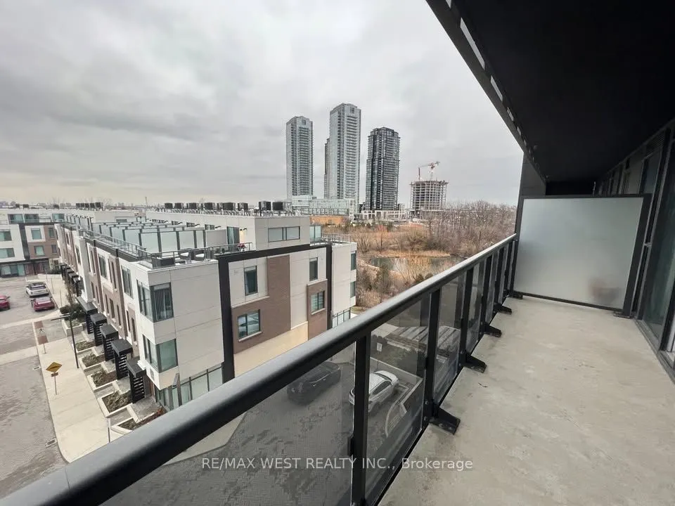 7895 Jane Street, #301