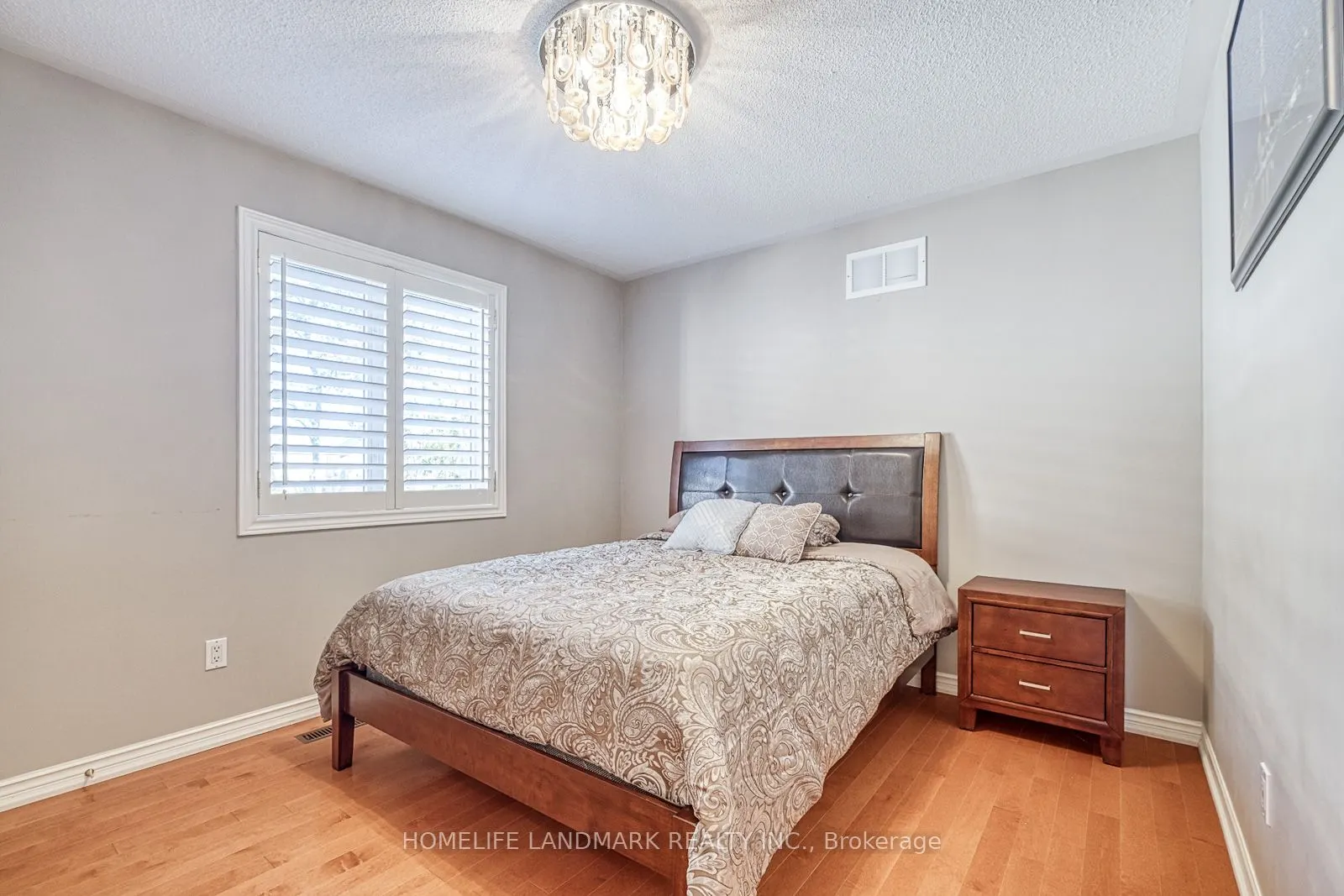 9 Chantilly Crescent