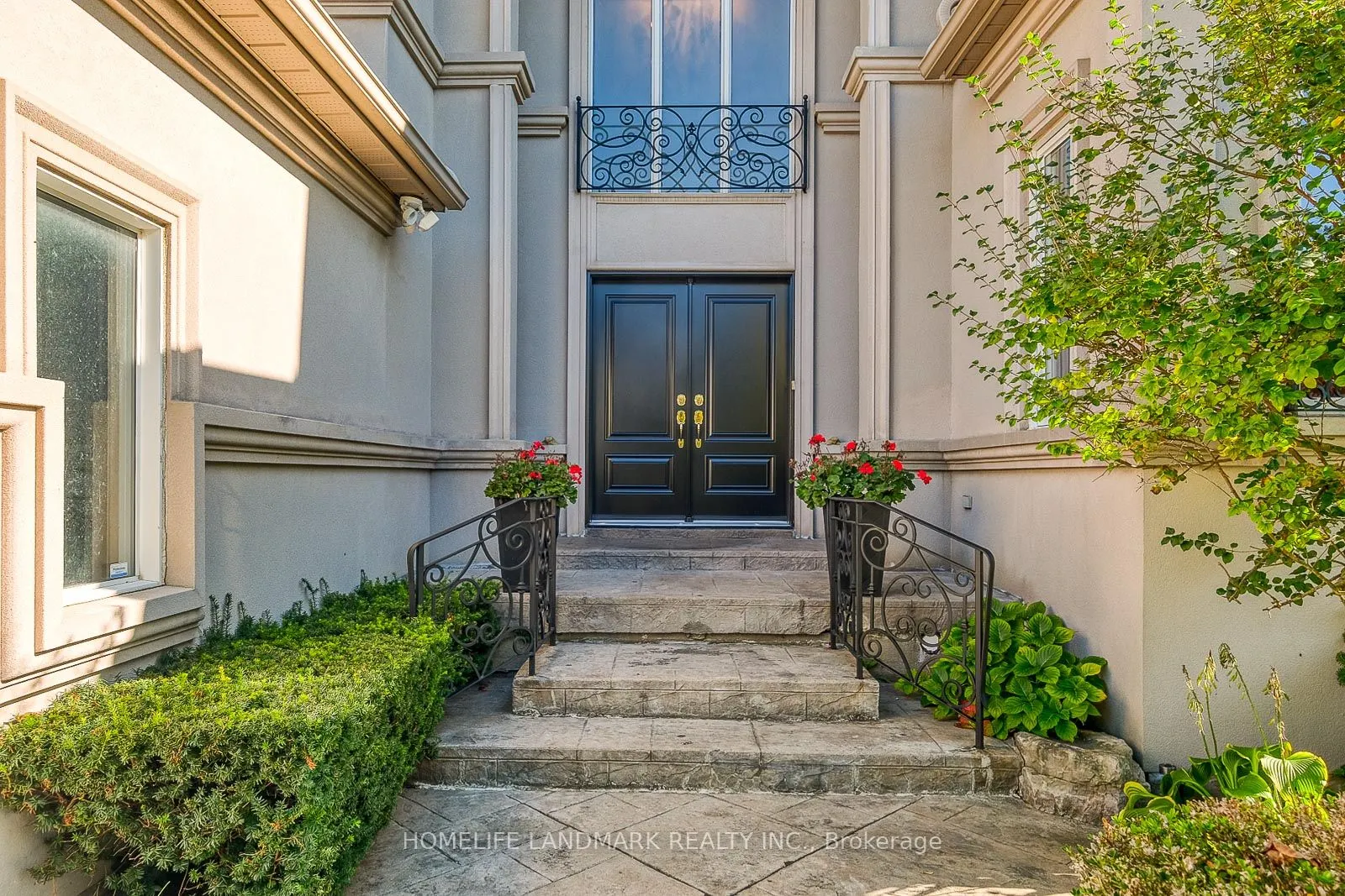 9 Chantilly Crescent
