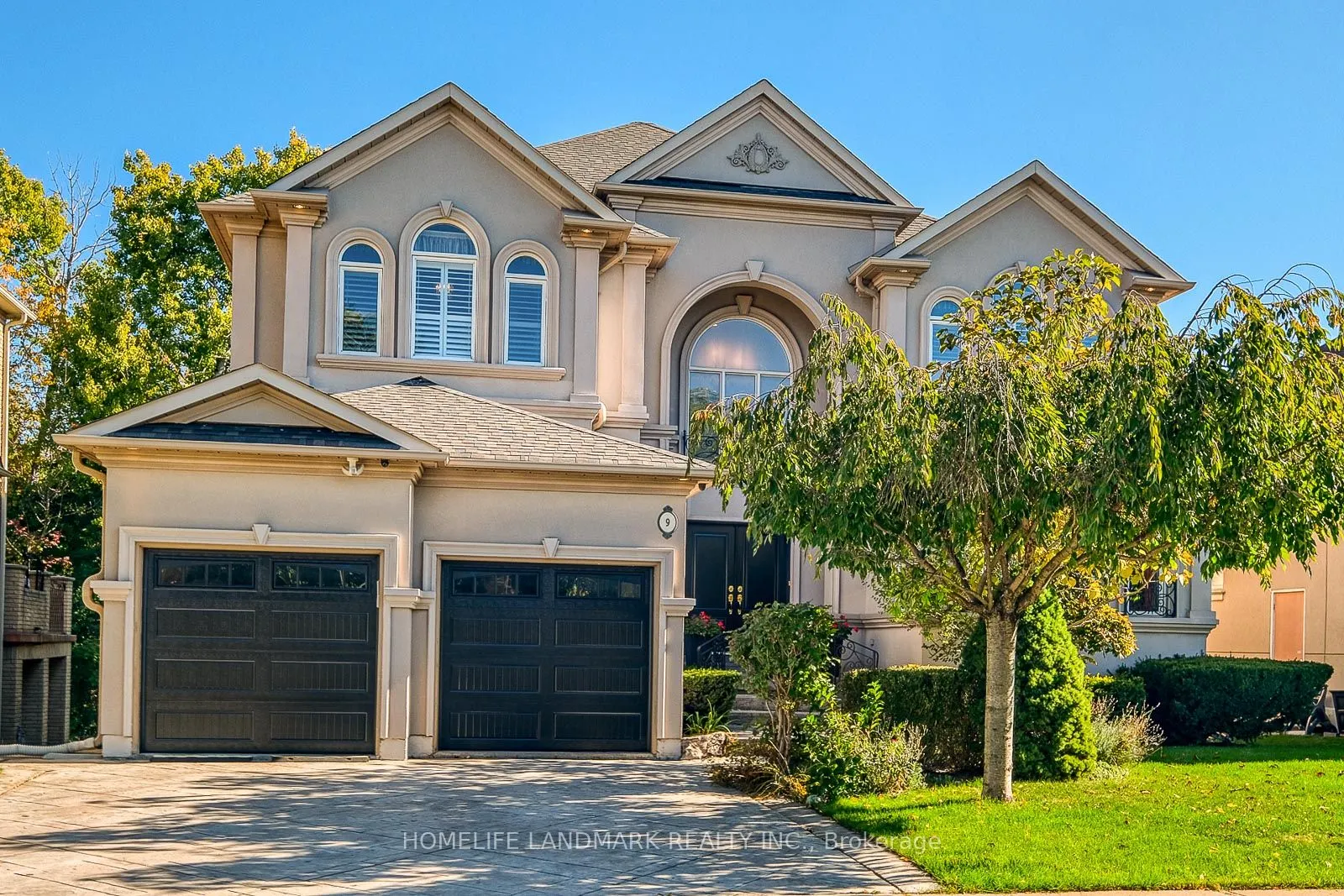 9 Chantilly Crescent