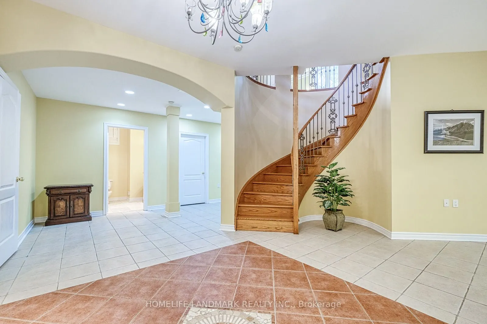 9 Chantilly Crescent