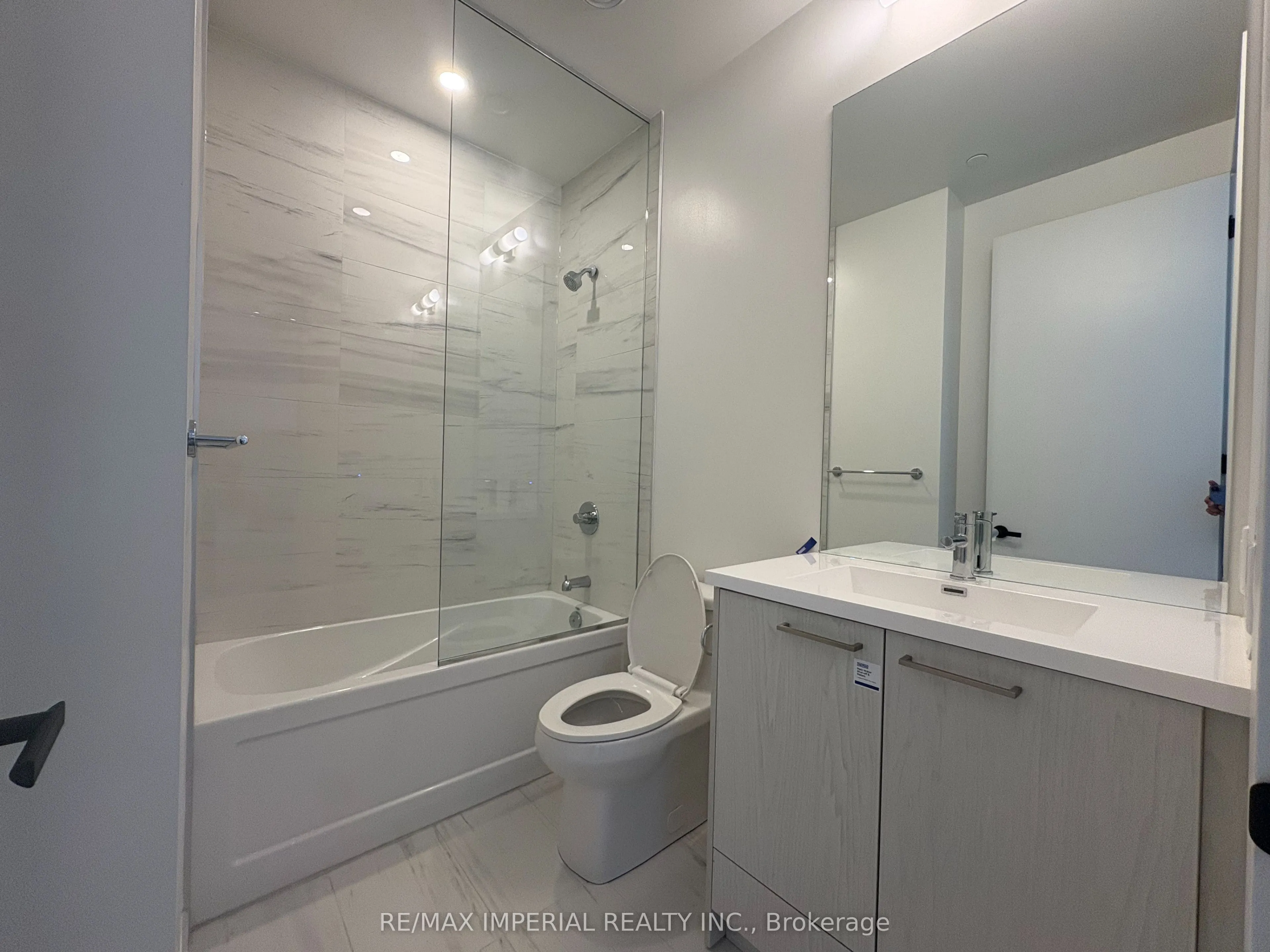 28 Interchange Way, #4607