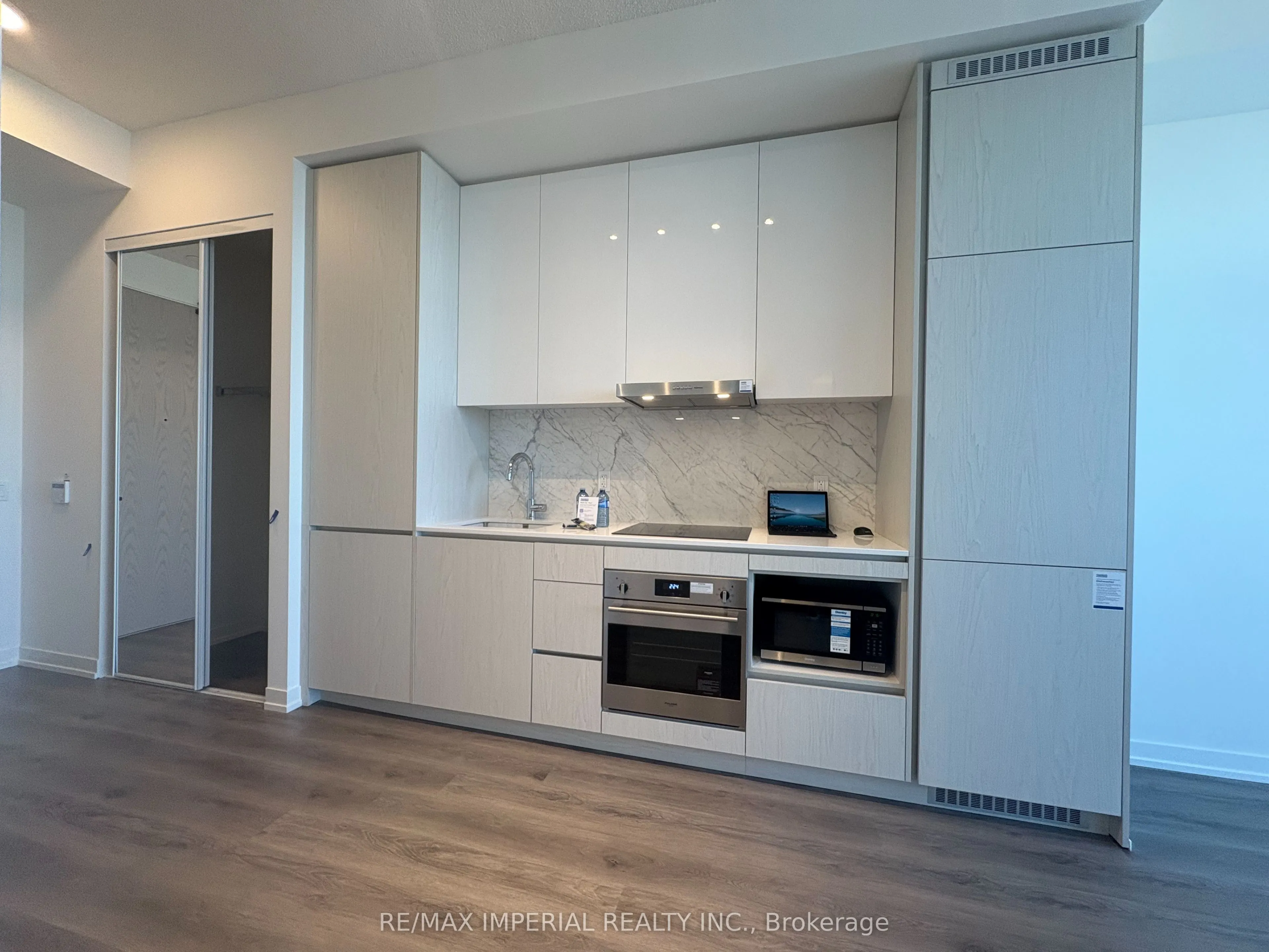 28 Interchange Way, #4607