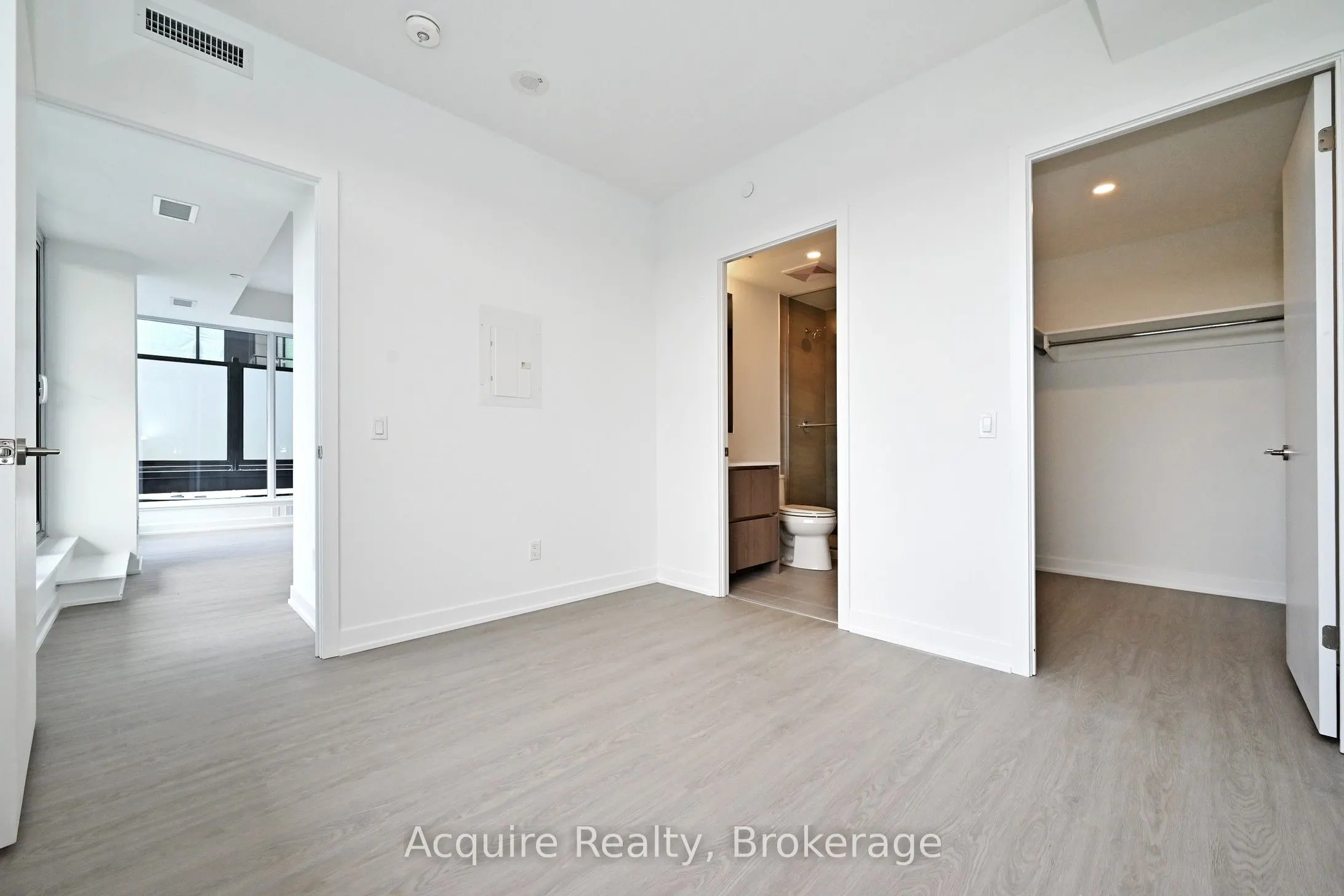 8188 Yonge Street, #825