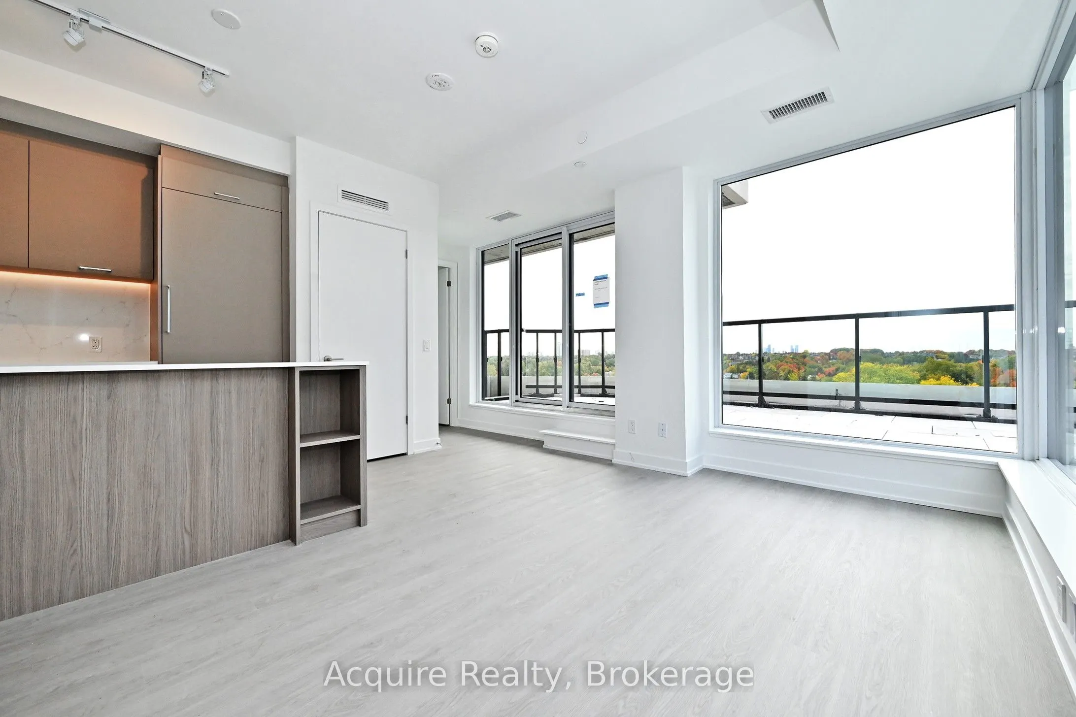 8188 Yonge Street, #825