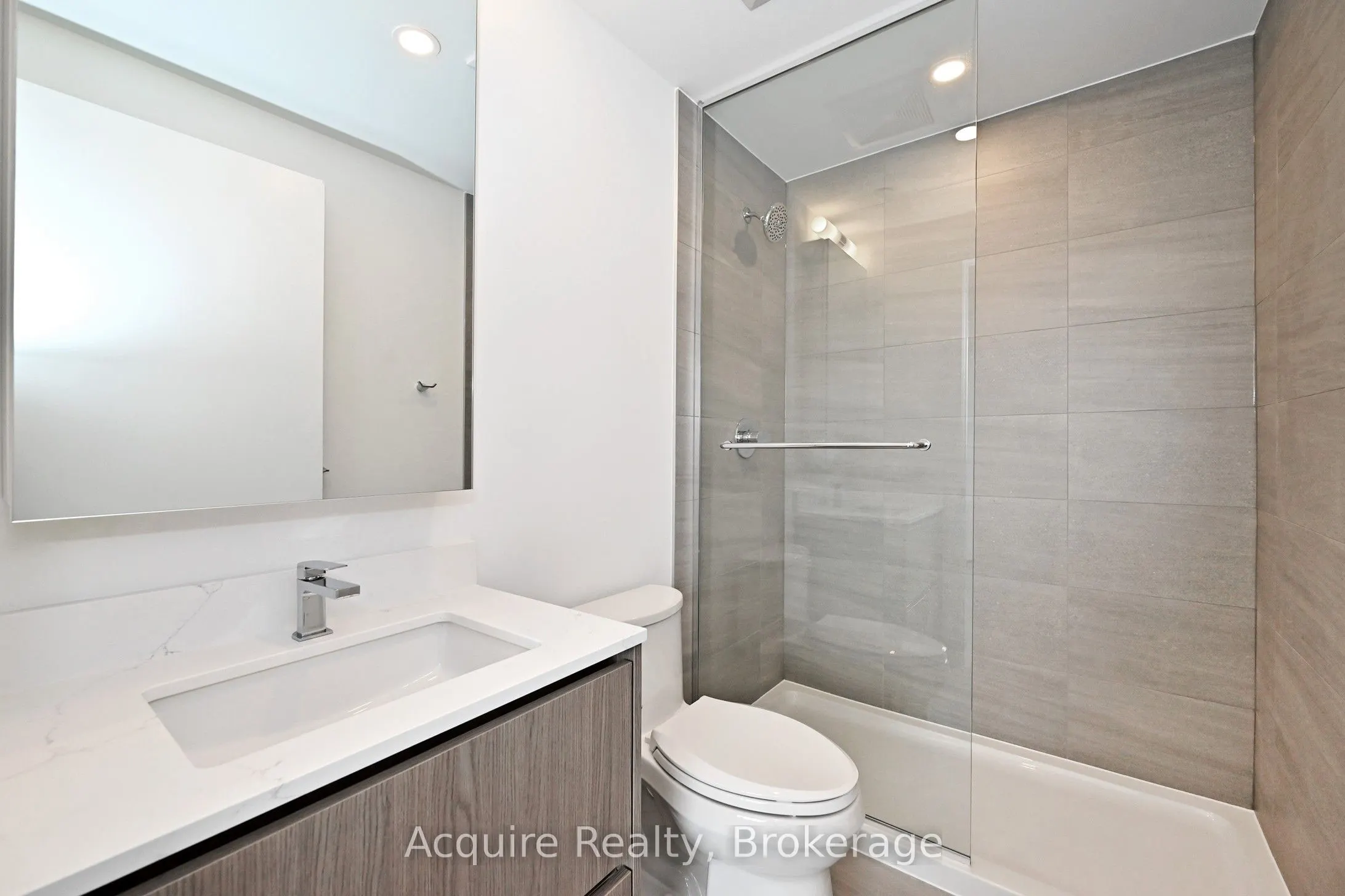 8188 Yonge Street, #825