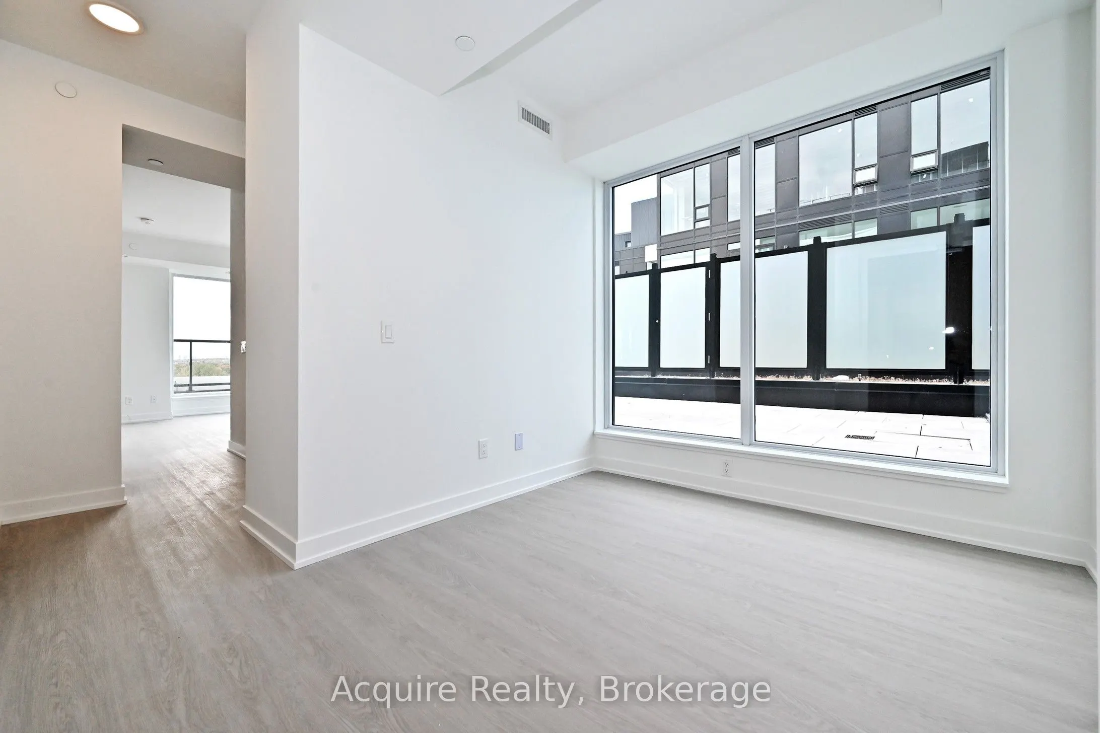 8188 Yonge Street, #825