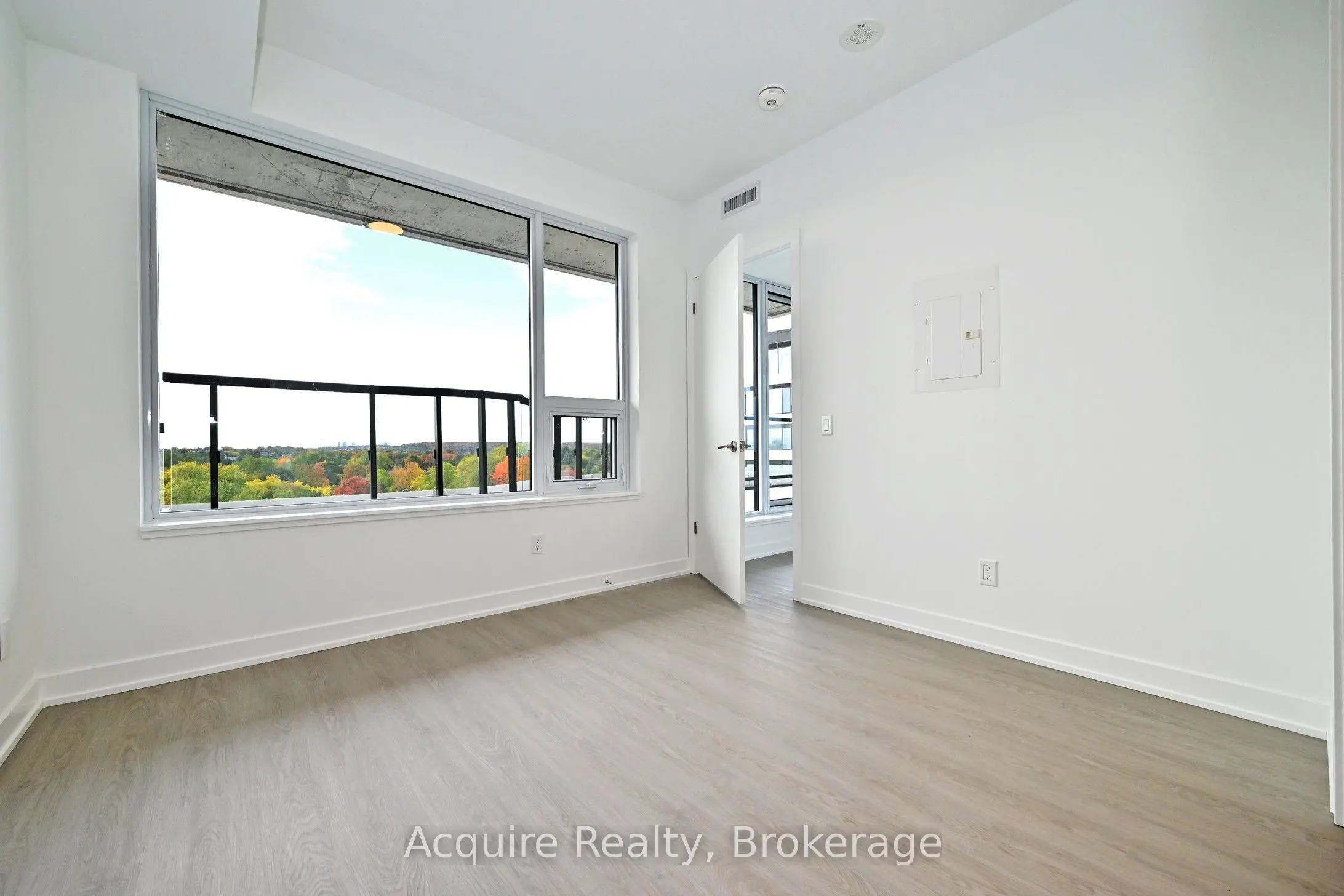 8188 Yonge Street, #825