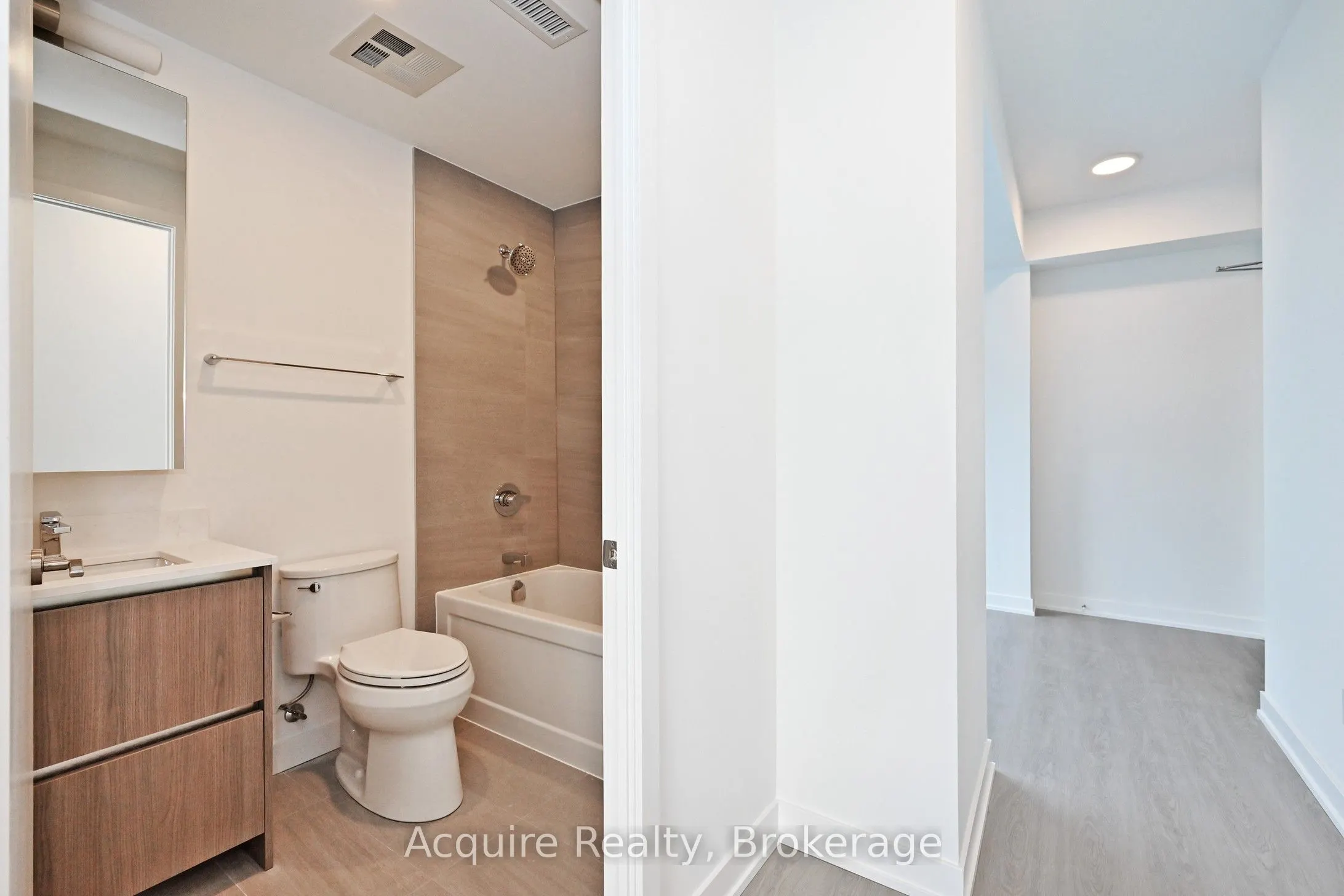 8188 Yonge Street, #825