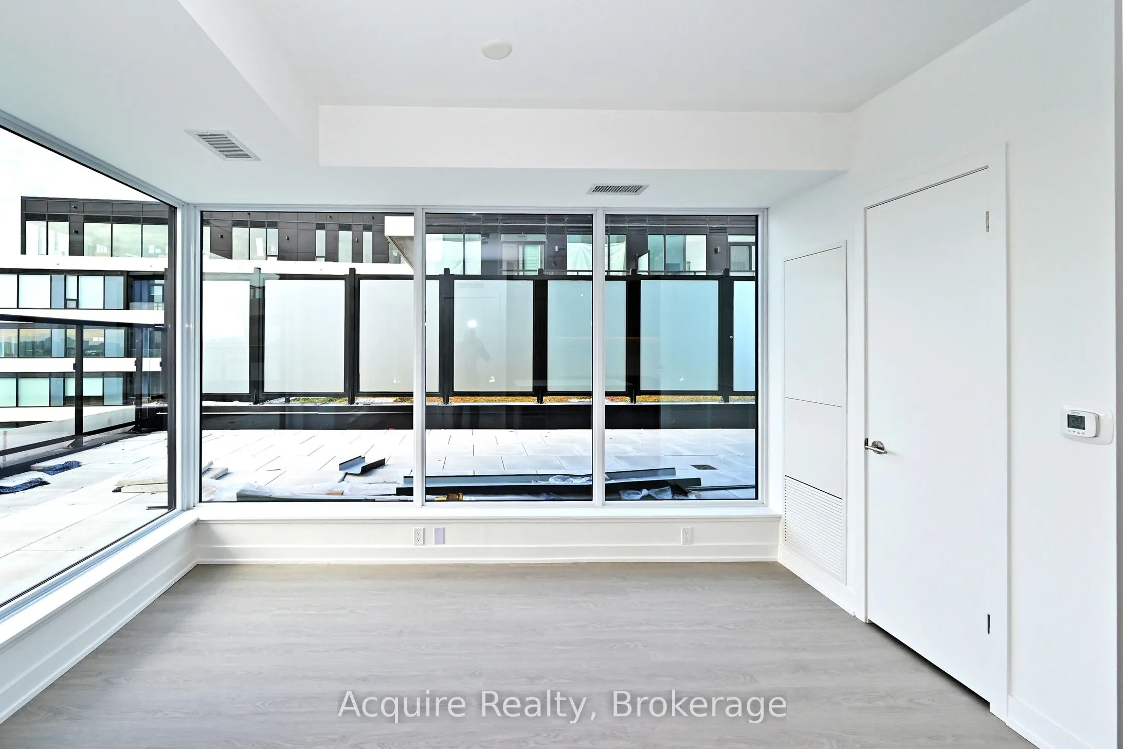 8188 Yonge Street, #825
