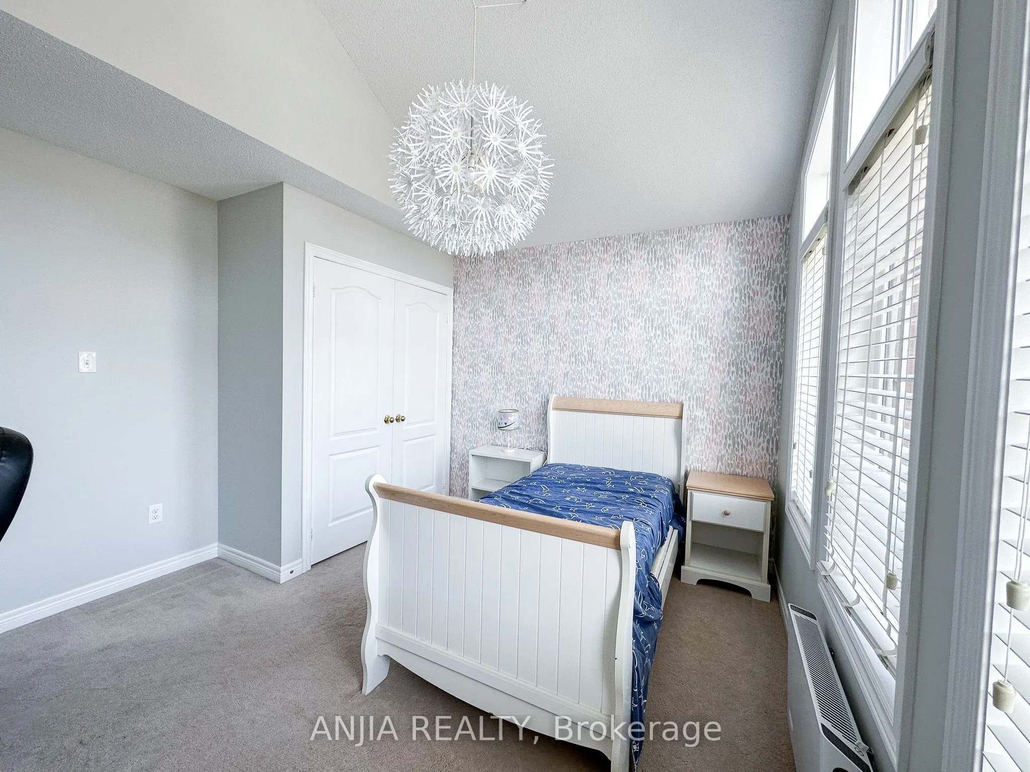 21 Fitzroy Avenue