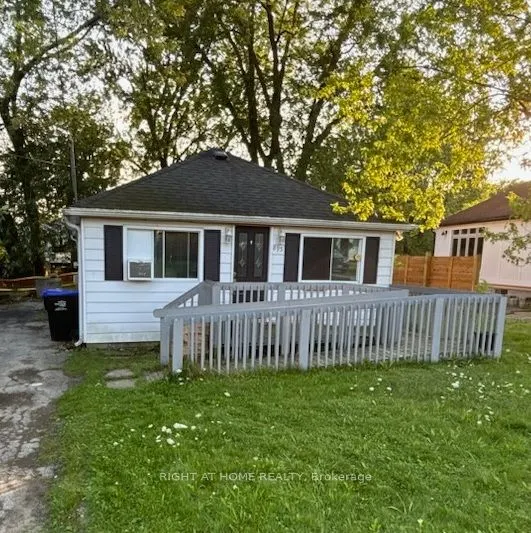 895 Maplewood Drive
