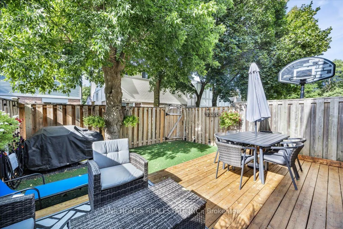 24 New Havens Way, #100