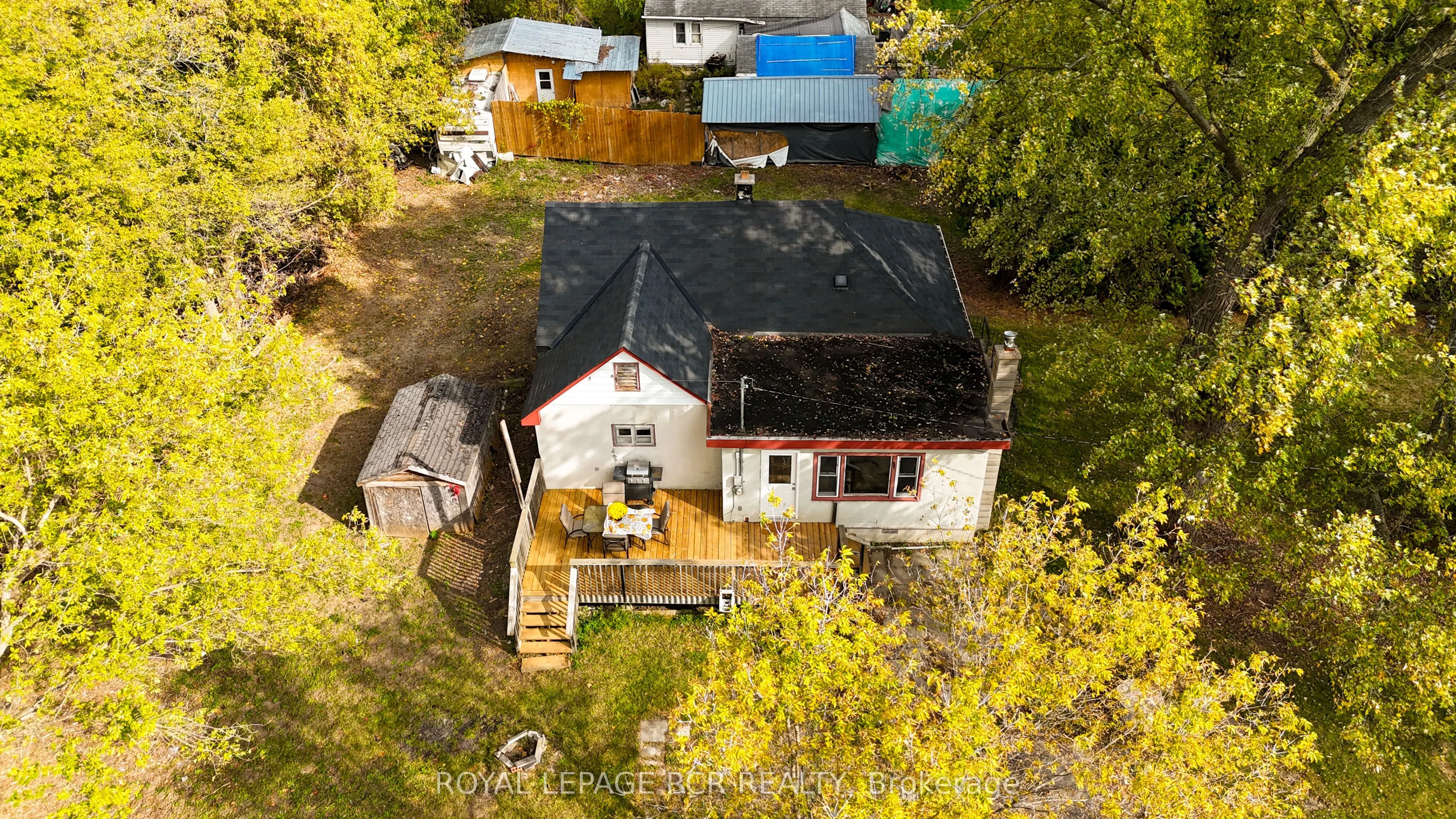 612 Victoria Street E