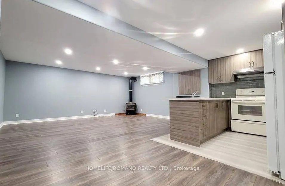 55 Foreht Crescent, #Lower