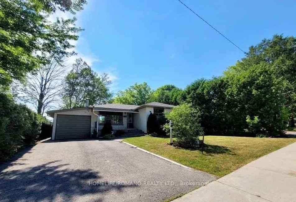 55 Foreht Crescent, #Lower