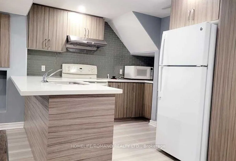55 Foreht Crescent, #Lower