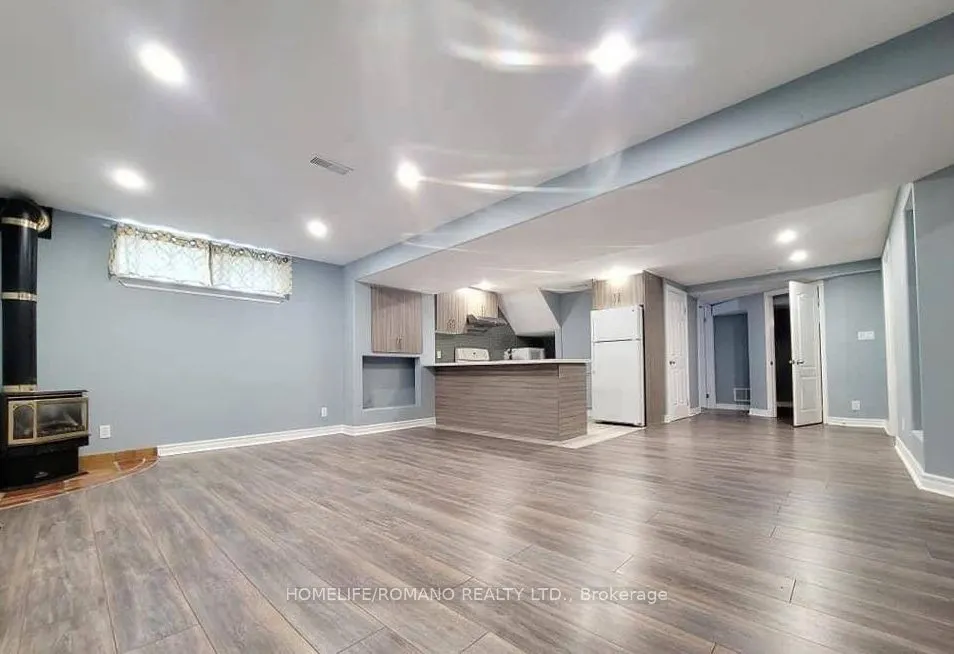 55 Foreht Crescent, #Lower