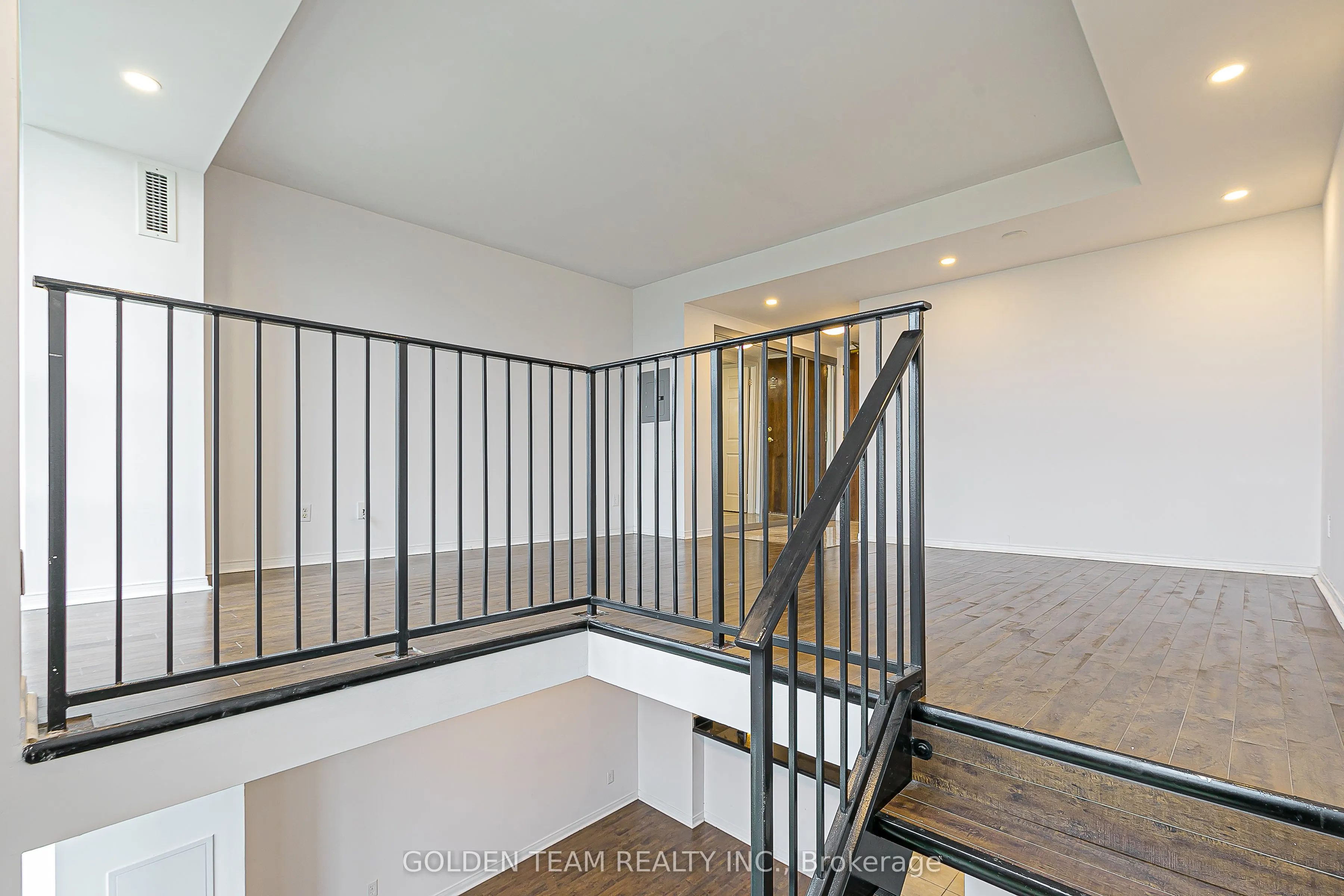 51 Baffin Court #702