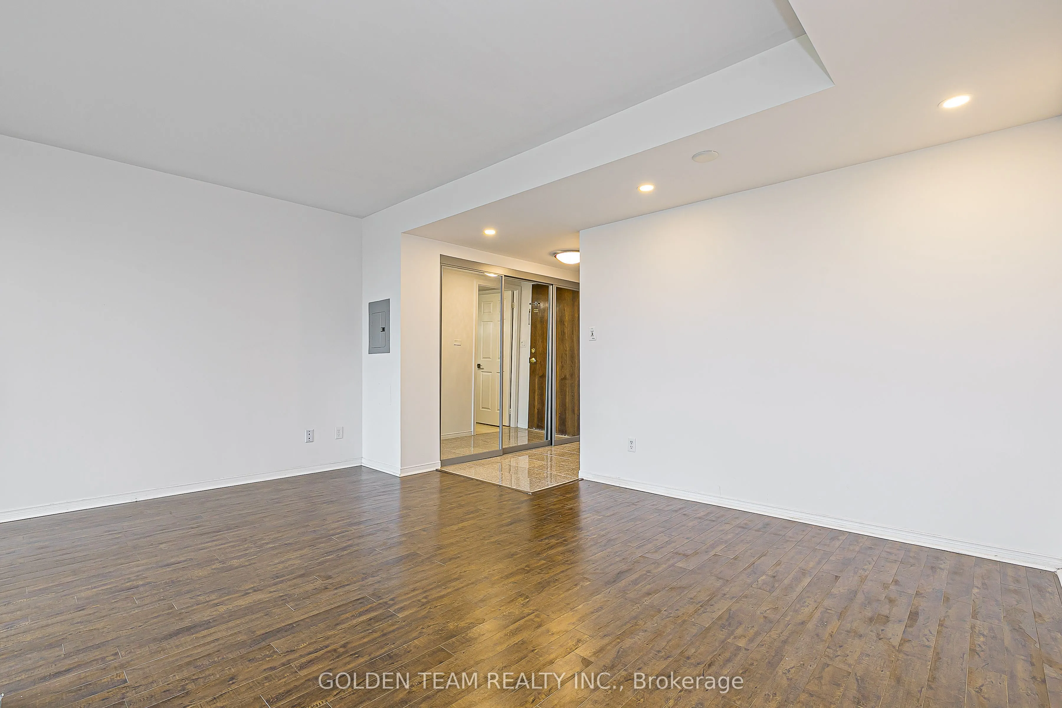51 Baffin Court #702