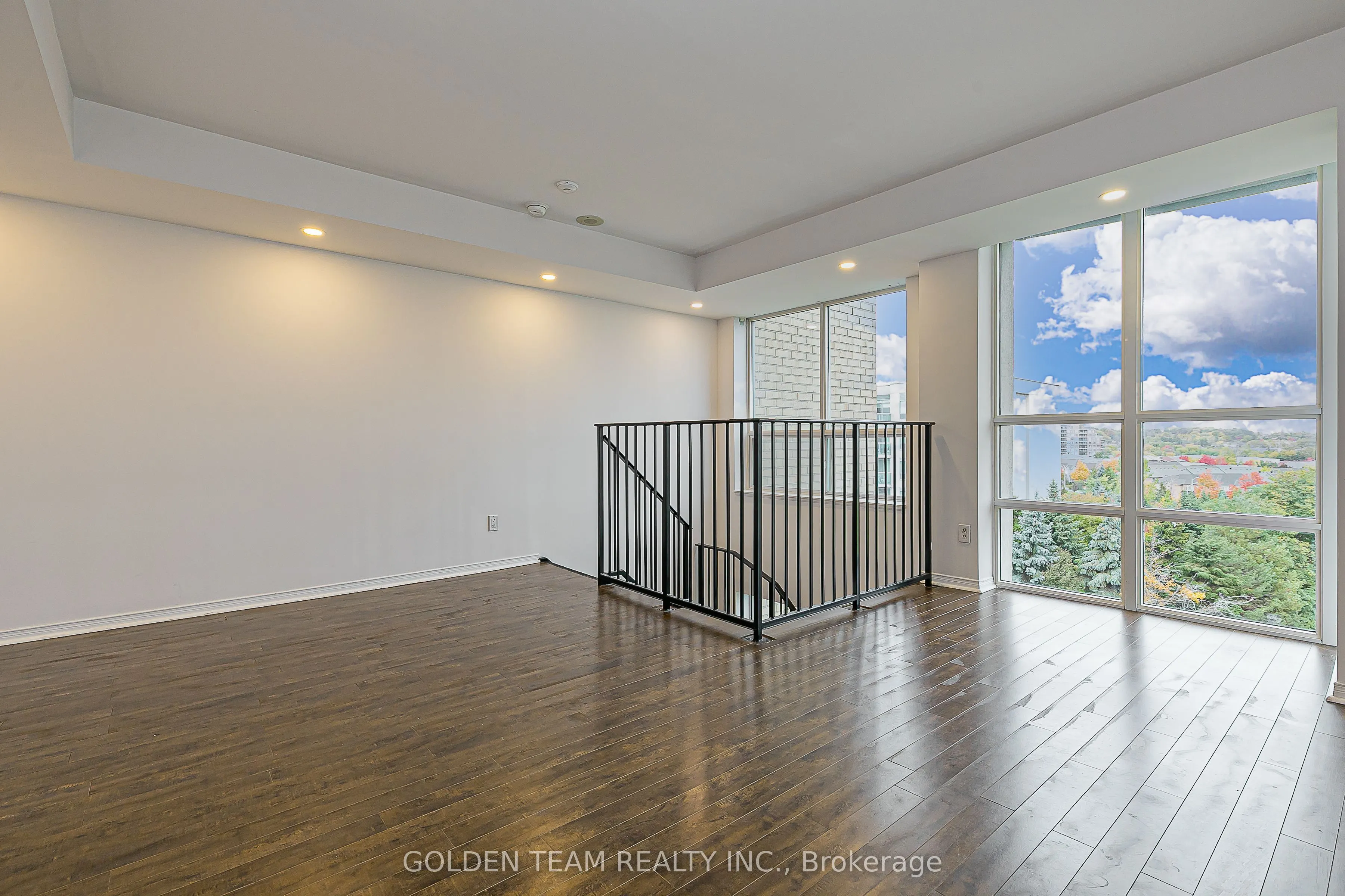 51 Baffin Court #702