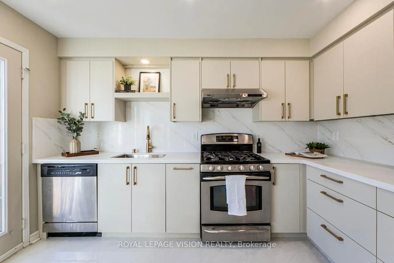 447 White's Hill Avenue