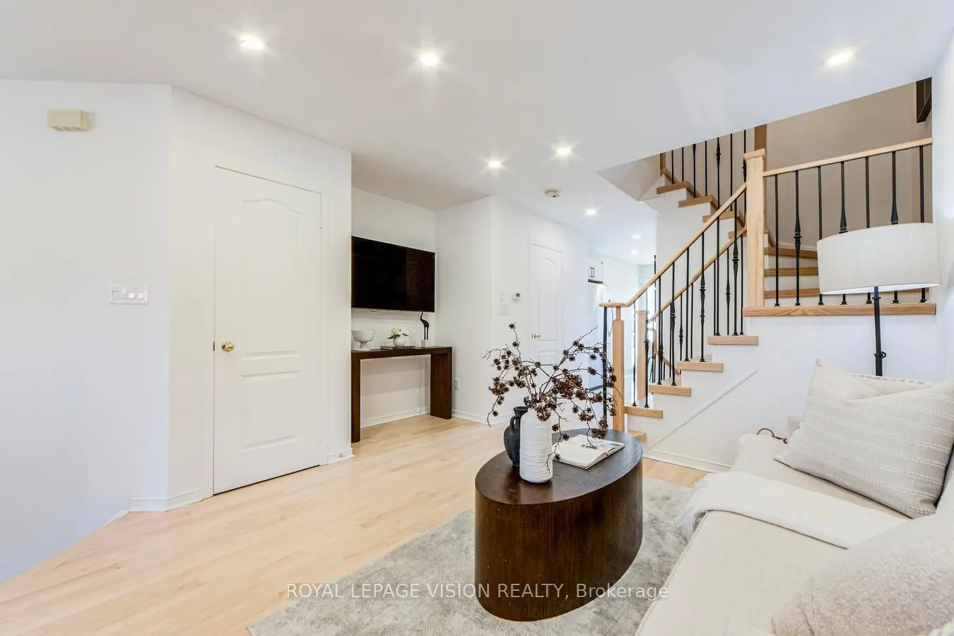 447 White's Hill Avenue