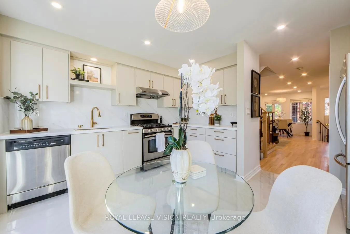 447 White's Hill Avenue