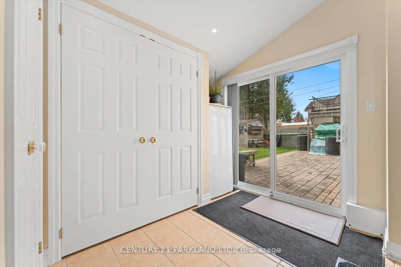 315 Forde Crescent, #Main Floor