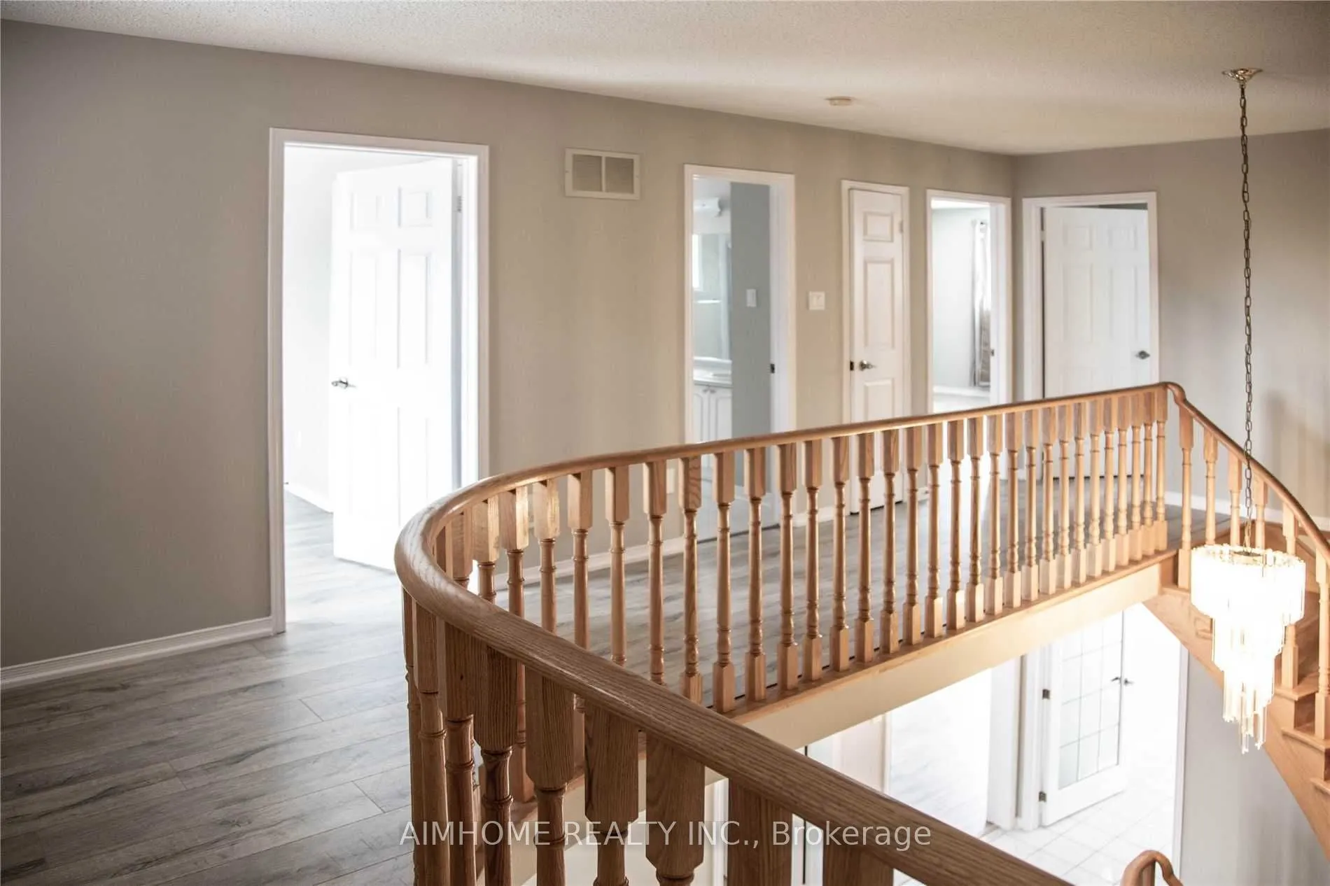 66 Devonsleigh Boulevard