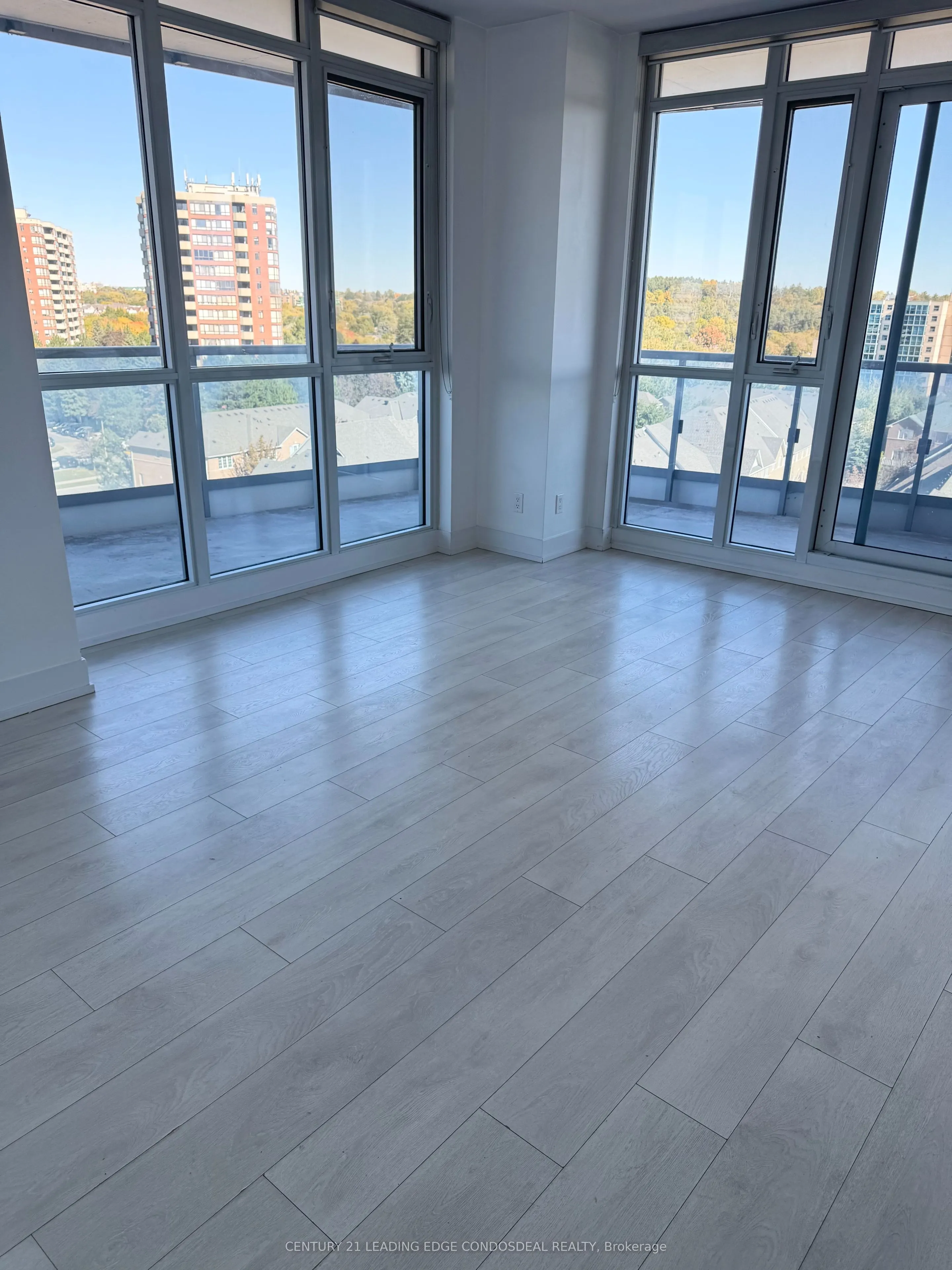 9471 Yonge Street, #913