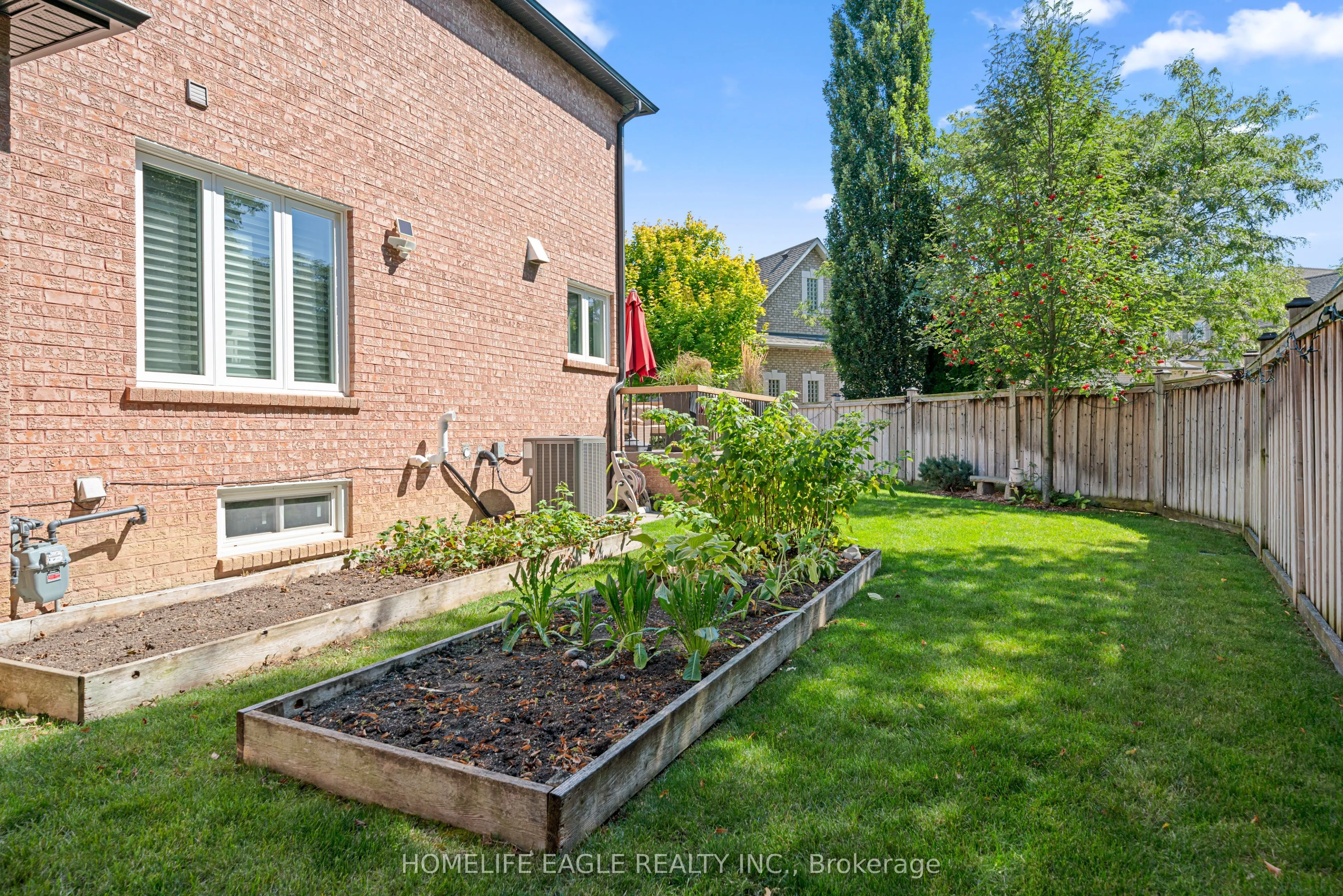 31 Modesto Gardens