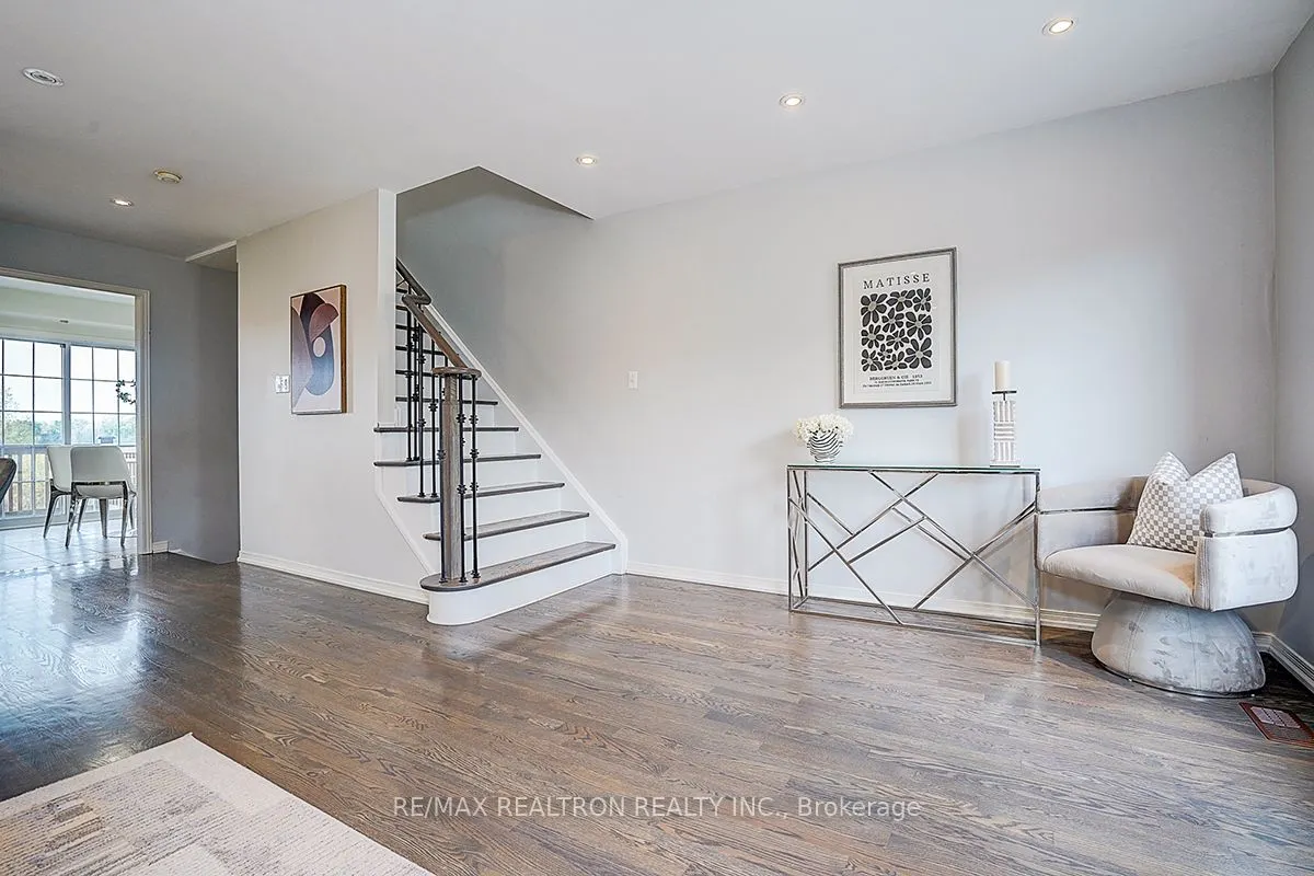 20 Prince Charles Way