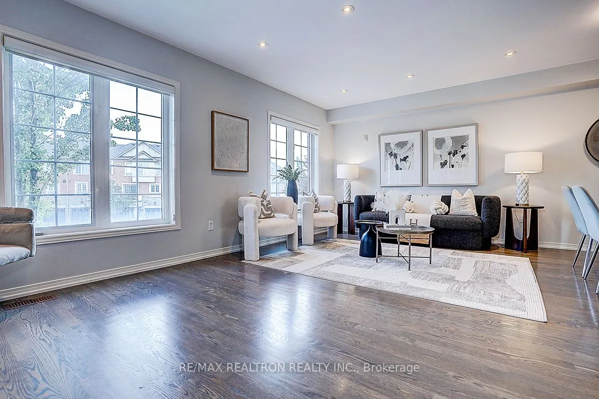 20 Prince Charles Way