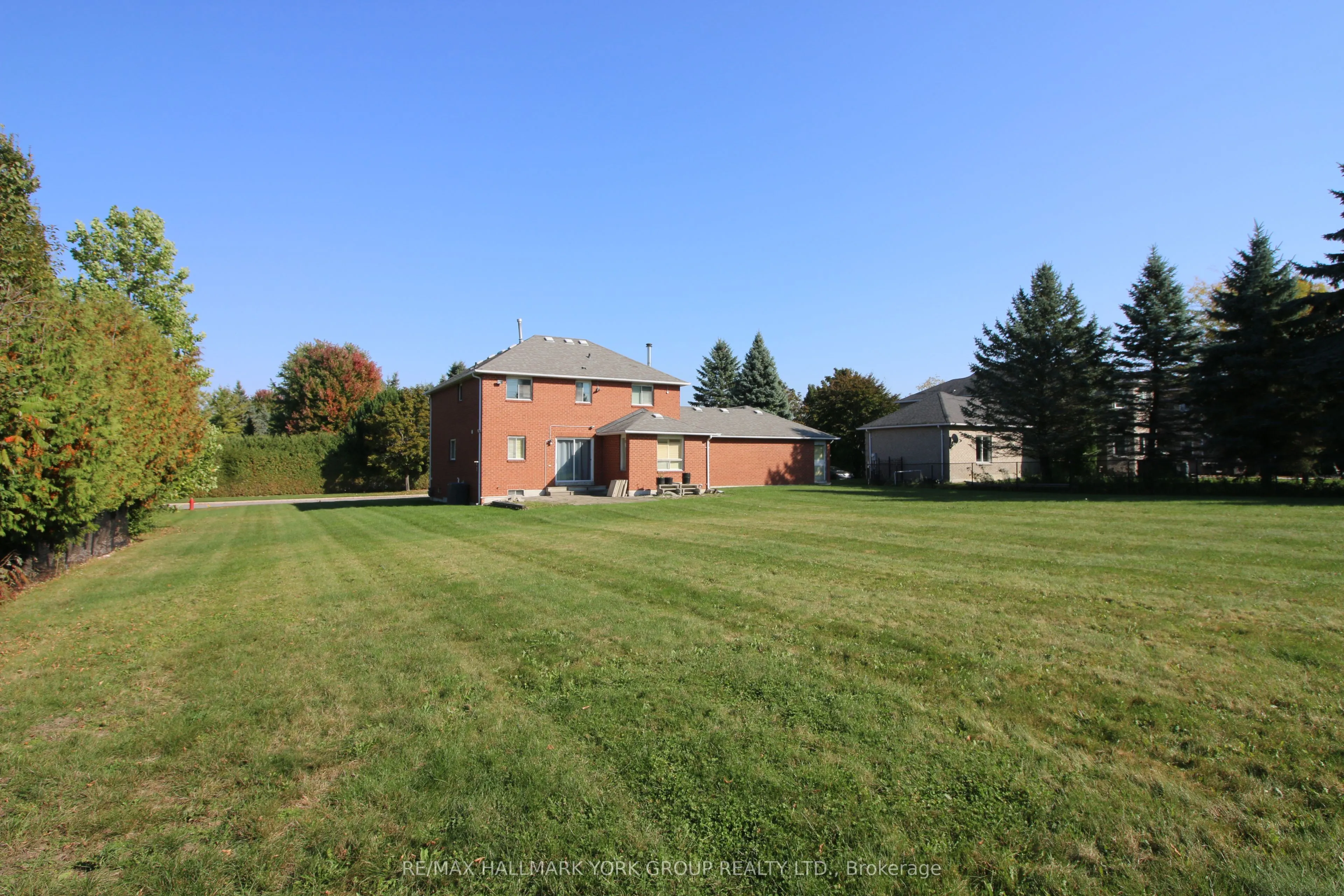 175 Treegrove Circle