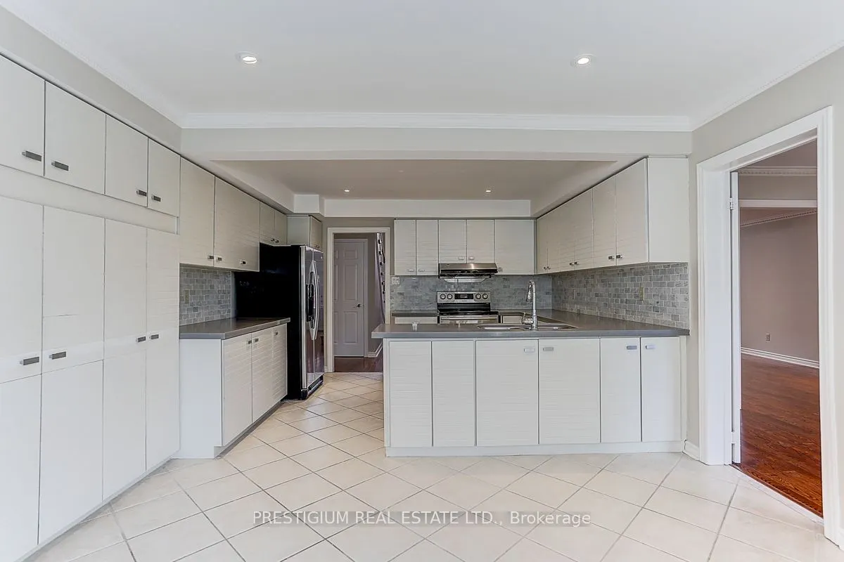 61 Addington Square