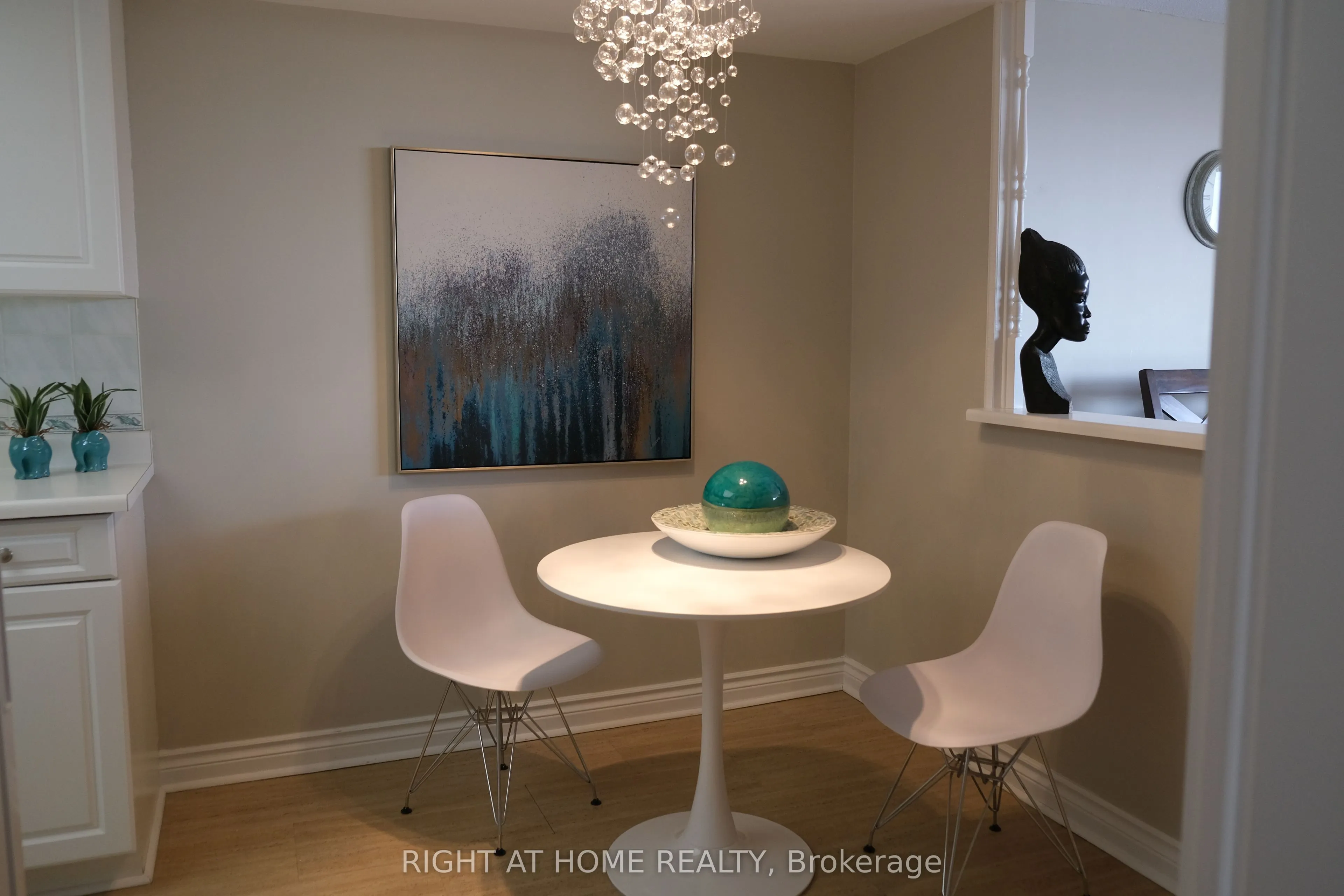 20 Baif Boulevard, #1009