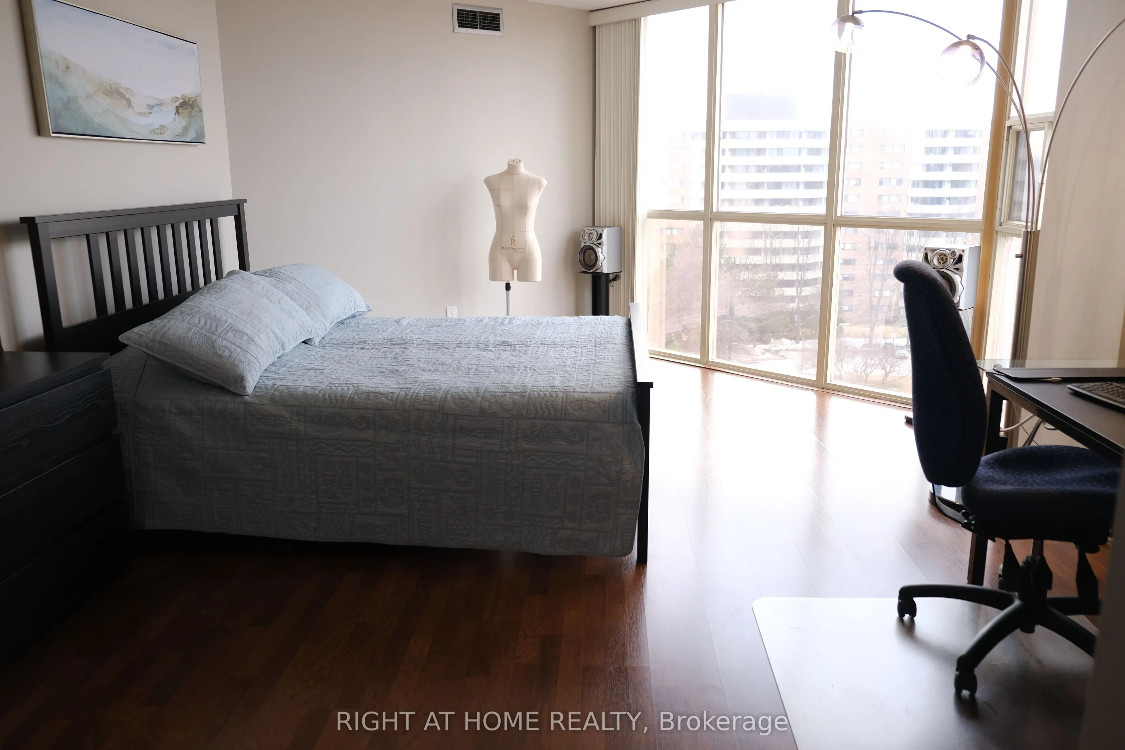 20 Baif Boulevard, #1009