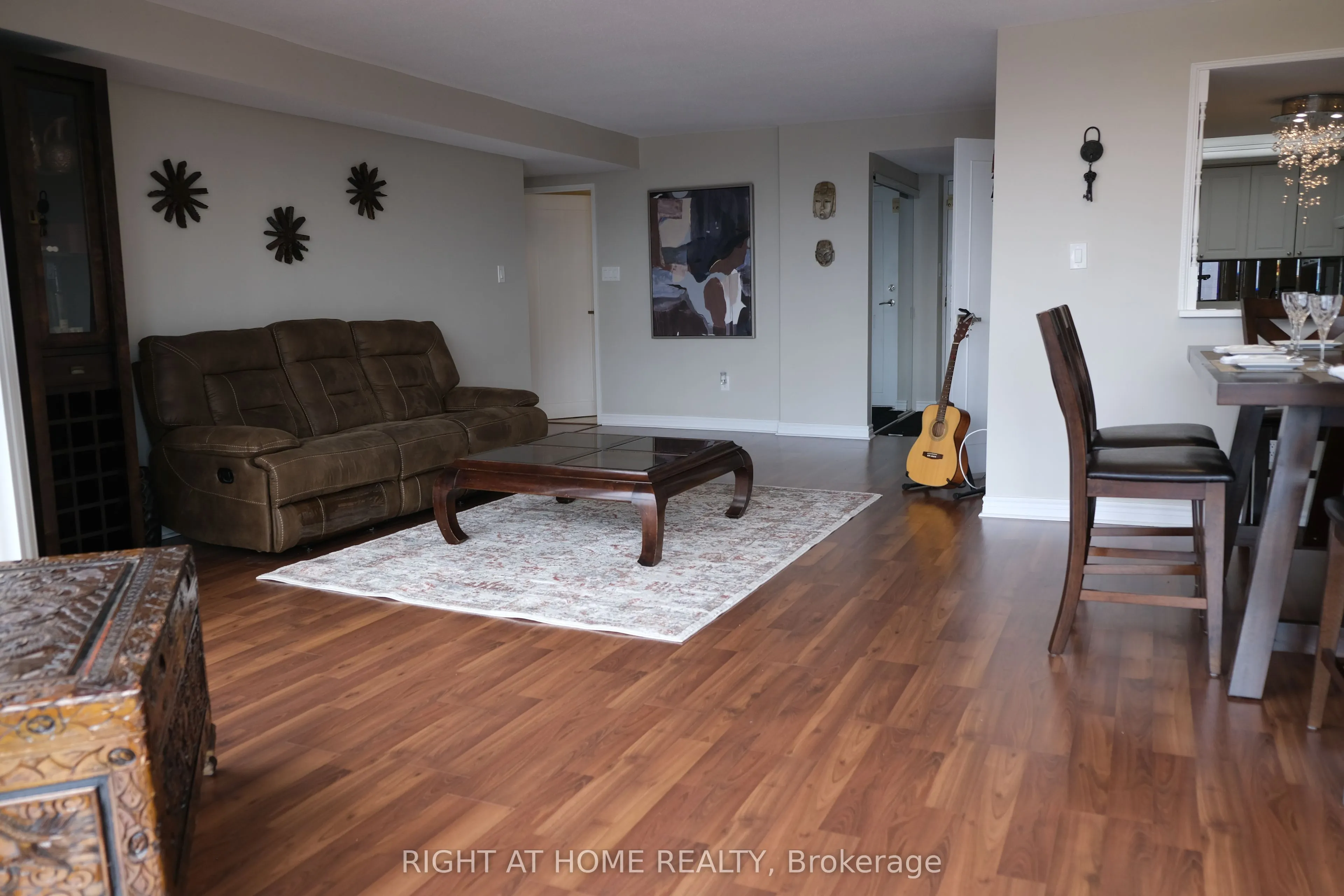 20 Baif Boulevard, #1009