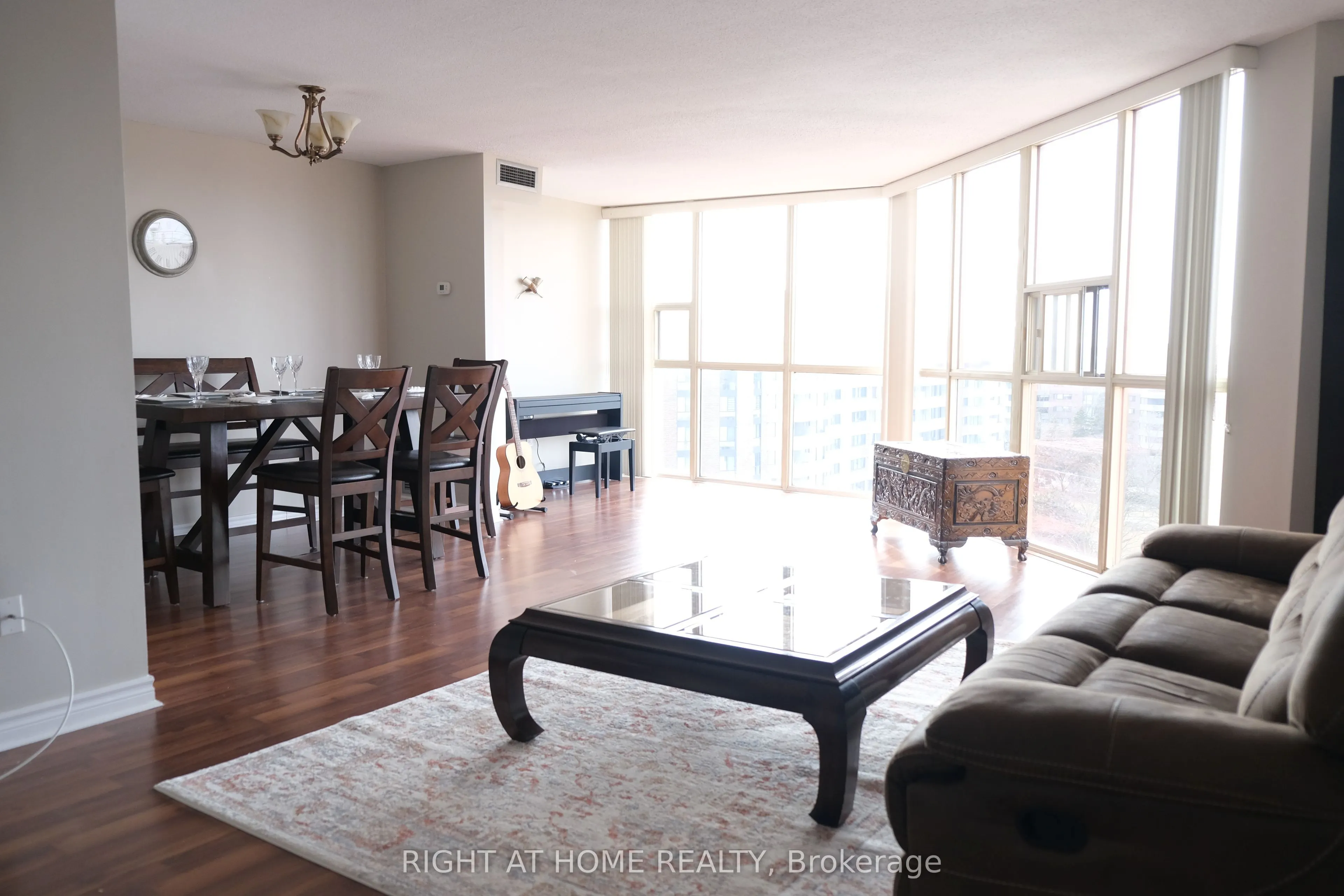 20 Baif Boulevard, #1009
