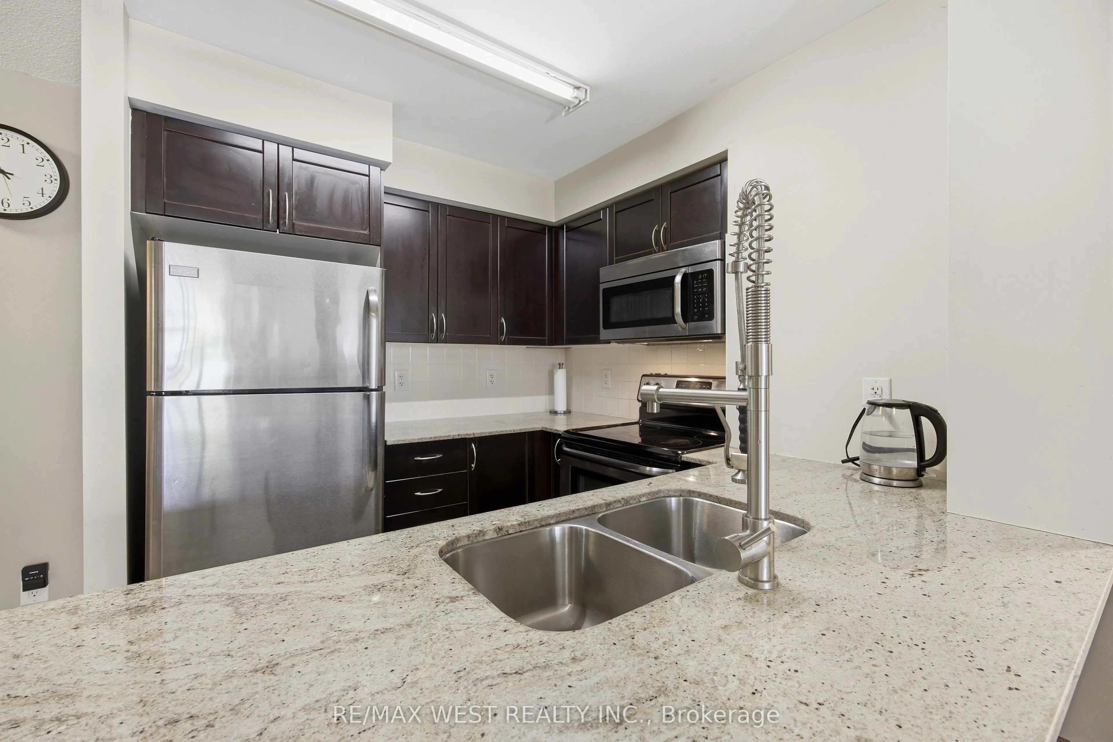 75 King William Crescent, #407