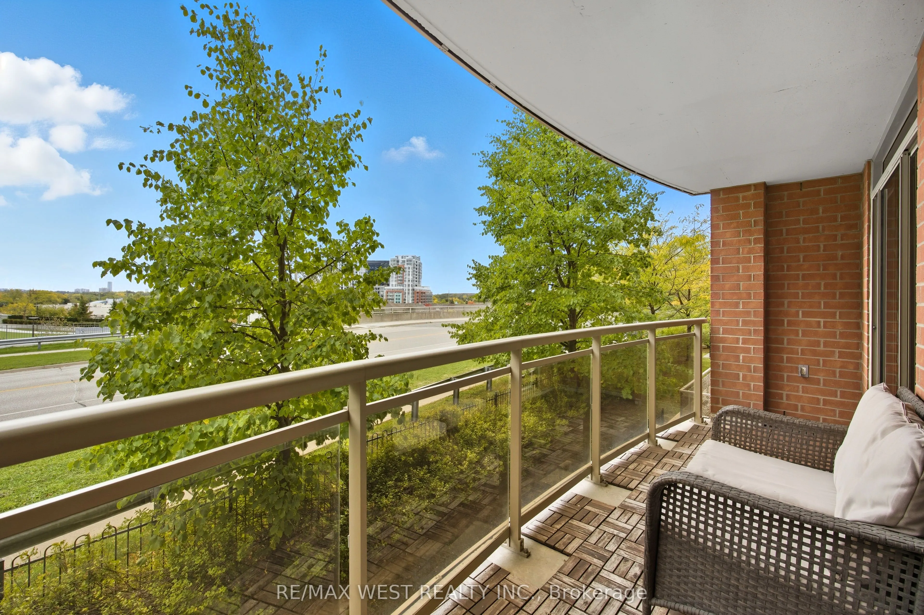 75 King William Crescent, #407