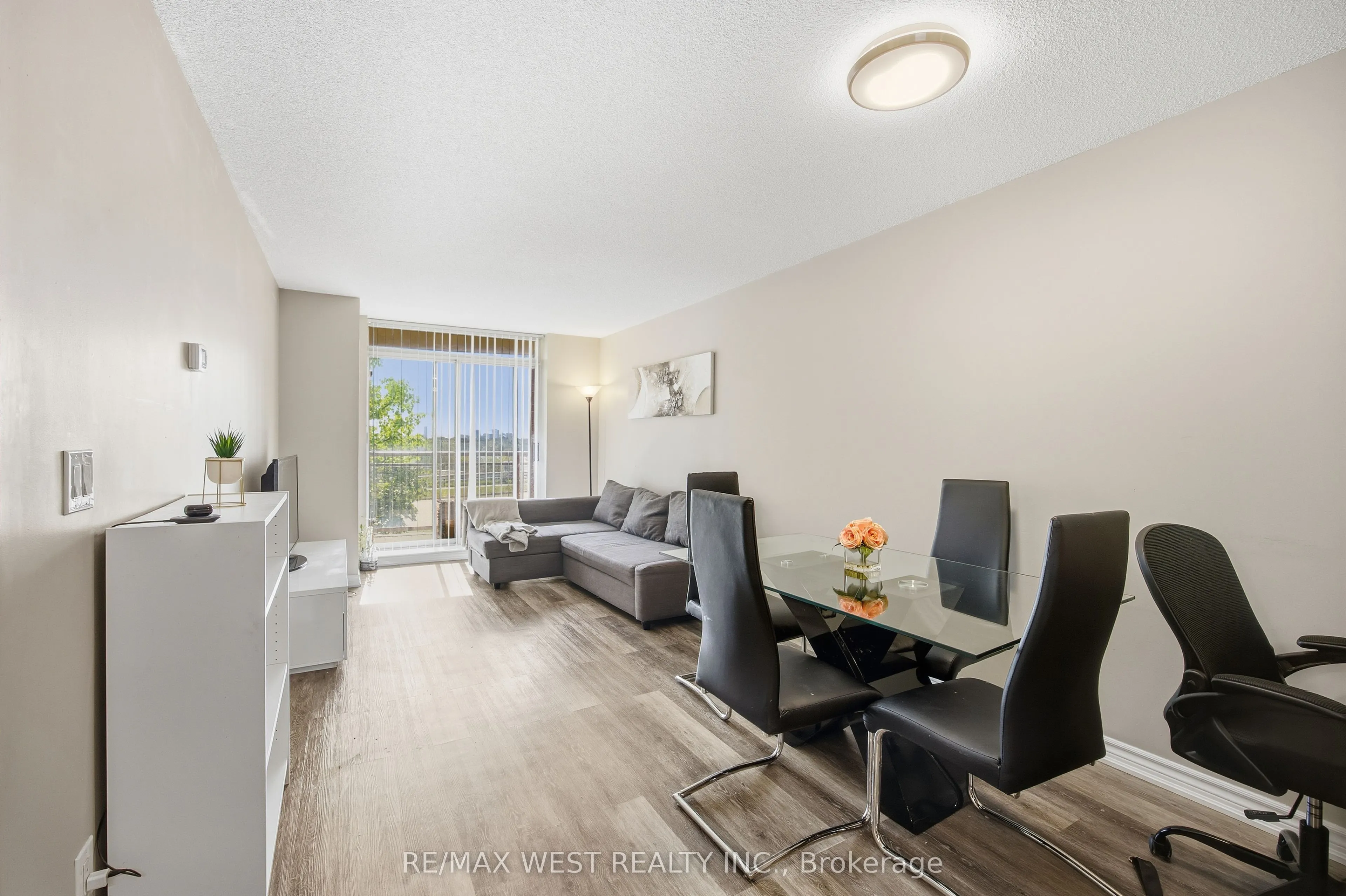 75 King William Crescent, #407
