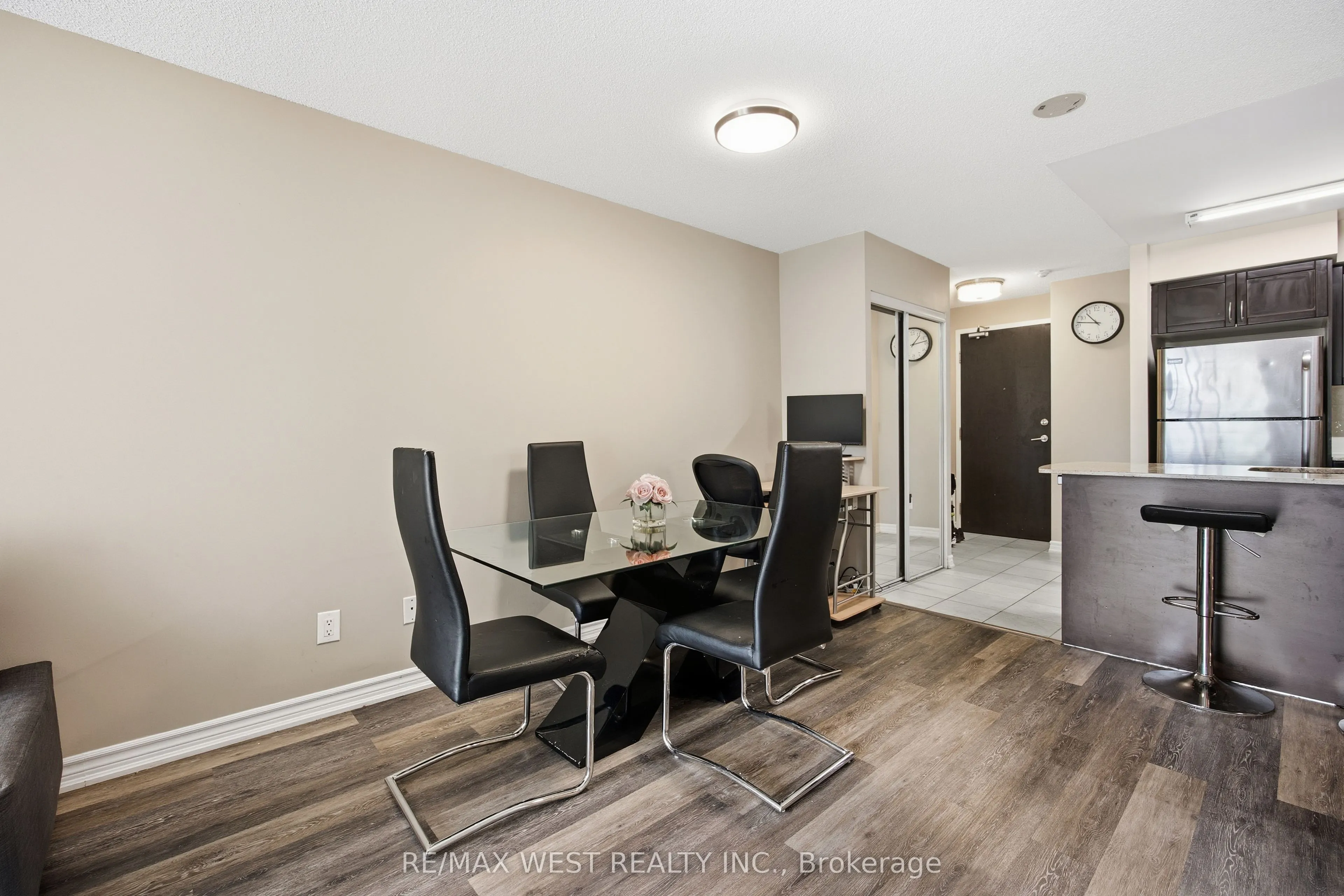 75 King William Crescent, #407