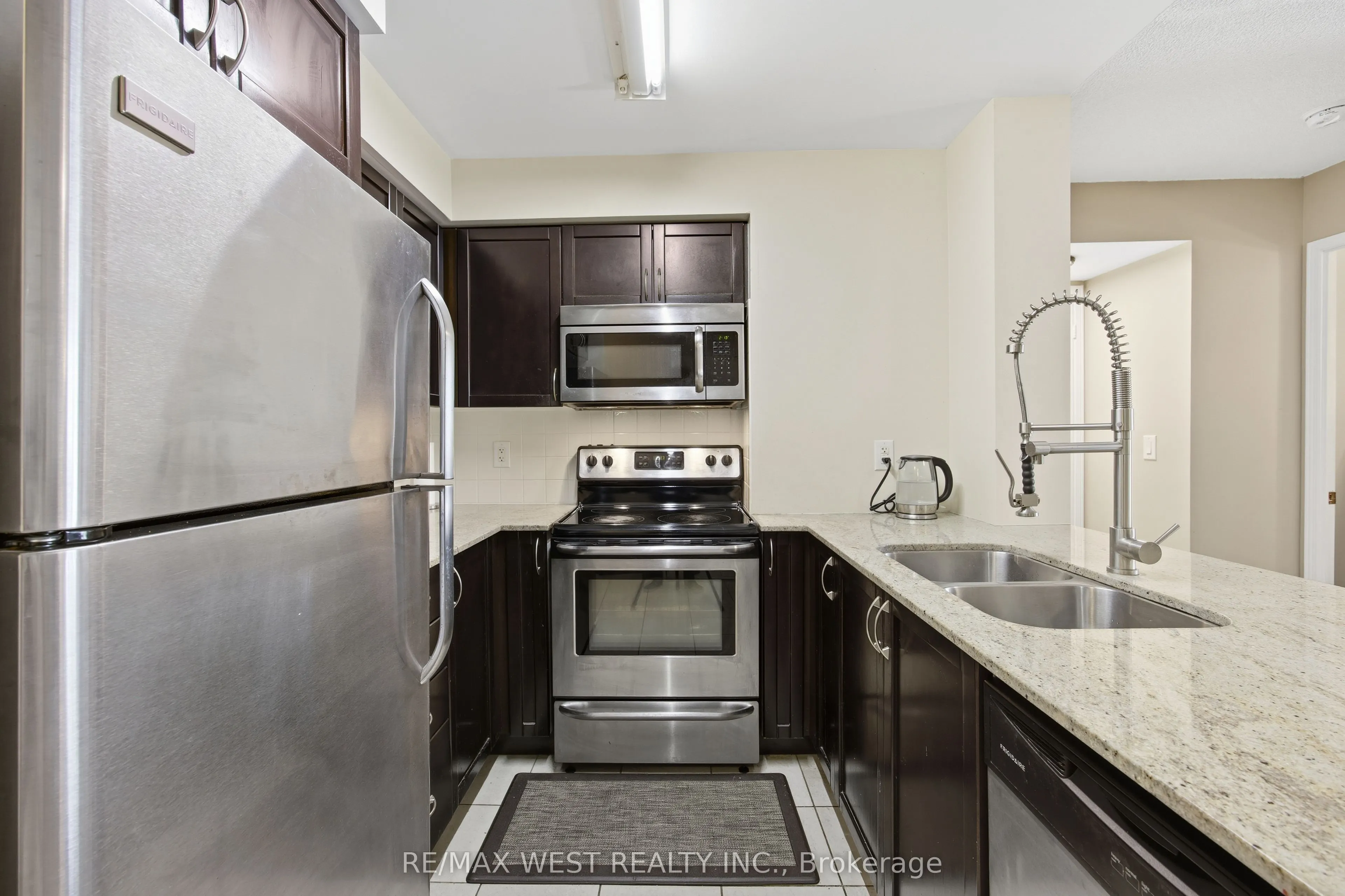 75 King William Crescent, #407